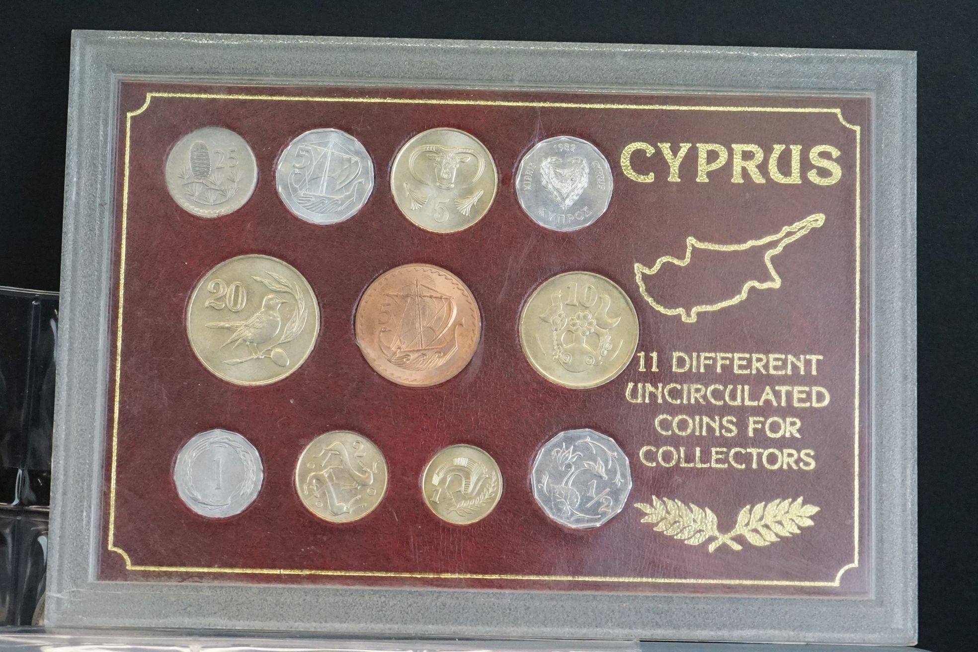 A large collection of mixed coins to include British pre decimal and foreign examples, commemorative - Image 2 of 22