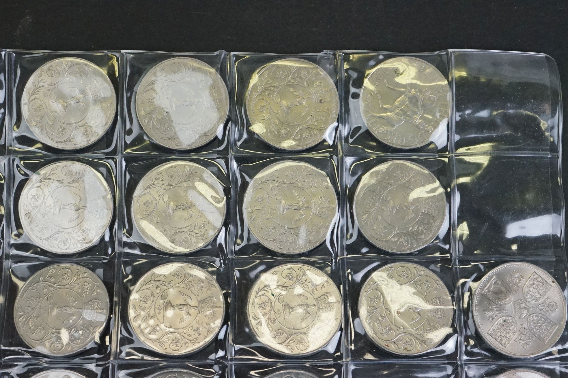 A large collection of mixed coins to include British pre decimal and foreign examples, commemorative - Image 20 of 22