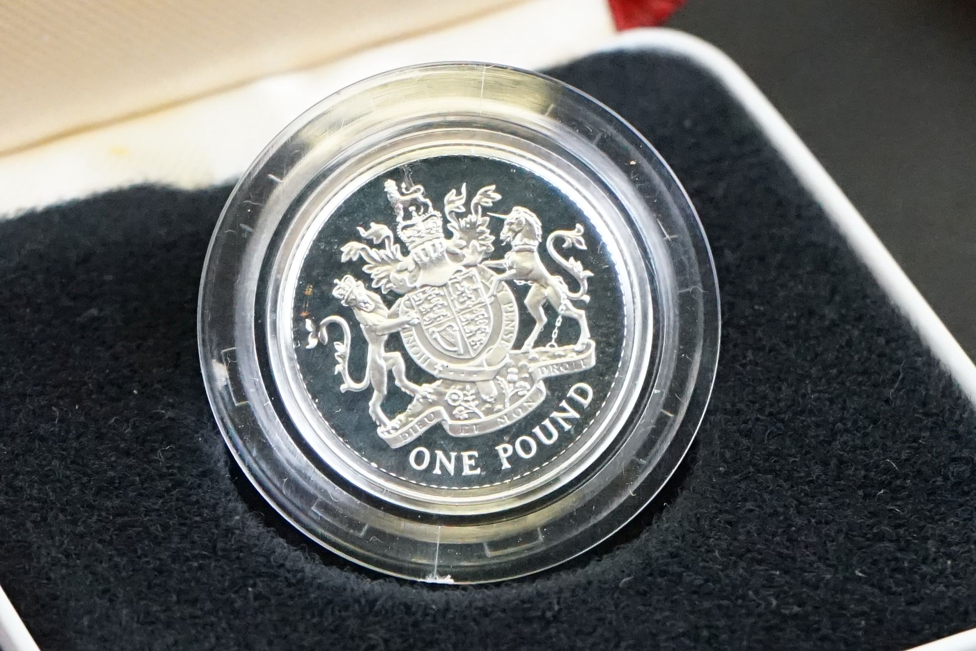 A collection of four Royal Mint United Kingdom silver proof £1 / one pound coins to include 1986, - Image 6 of 10