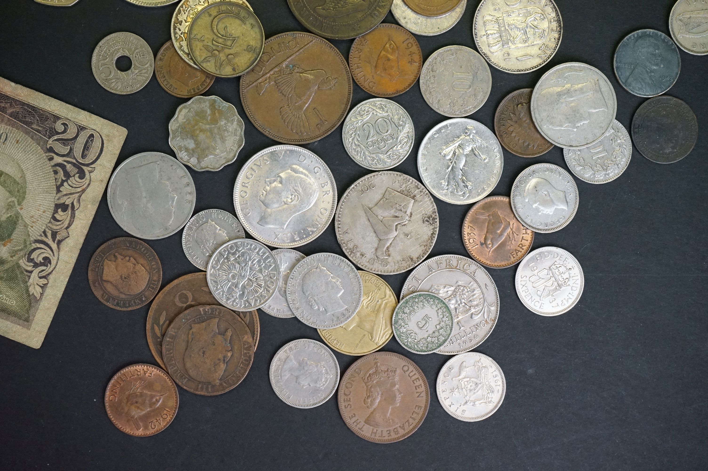 A small collection of British and foreign coins and banknotes to include commemorative crowns, pre - Image 8 of 11