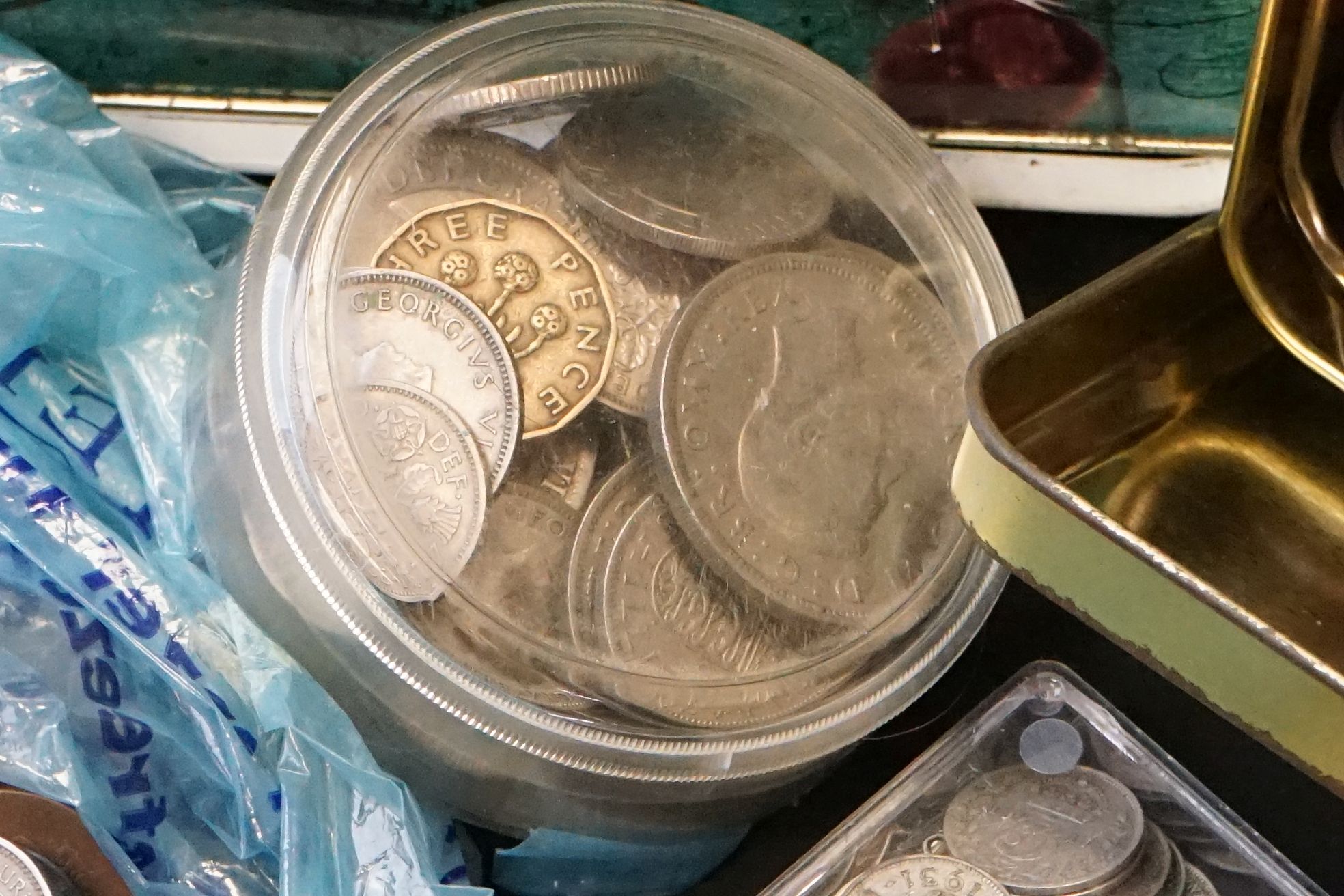 A collection of mixed British and foreign coins and banknotes to include a quantity of pre 1920 - Image 9 of 12