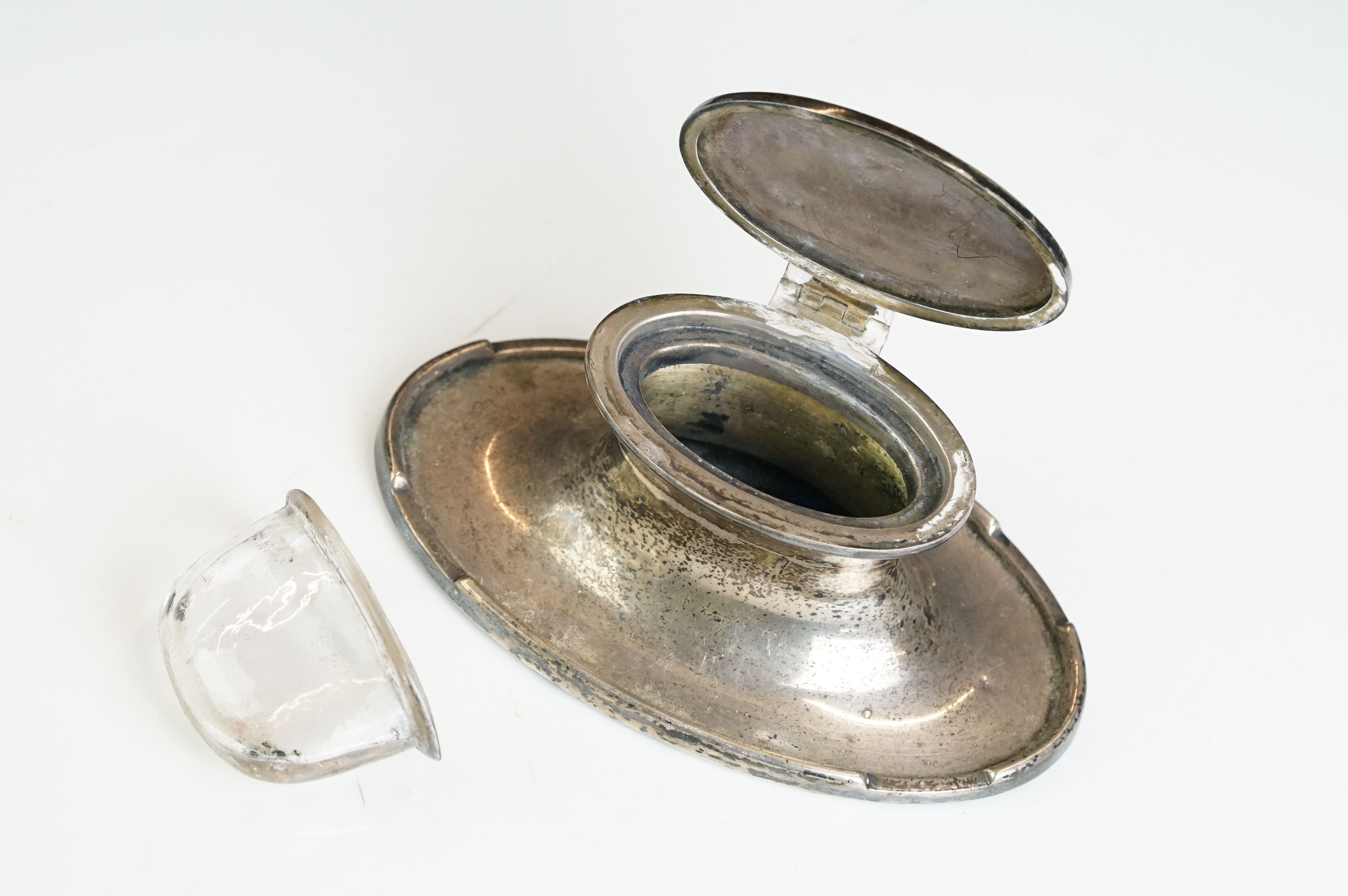 Silver inkwell, Birmingham 1919 & another by A & J Zimmerman, Birmingham 1938 (2) - Image 5 of 14