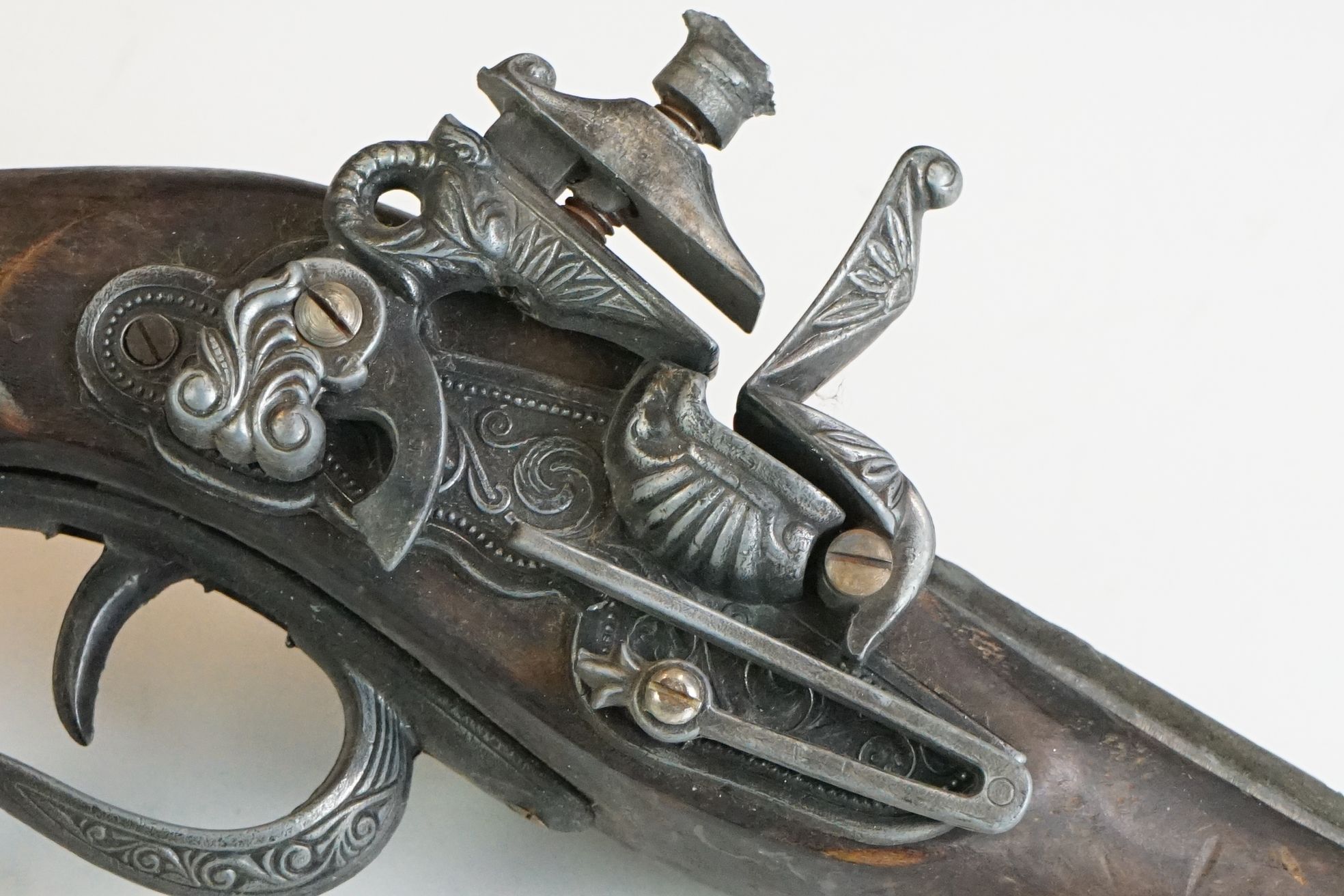 Pair of vintage replica flintlock pistols - Image 8 of 11