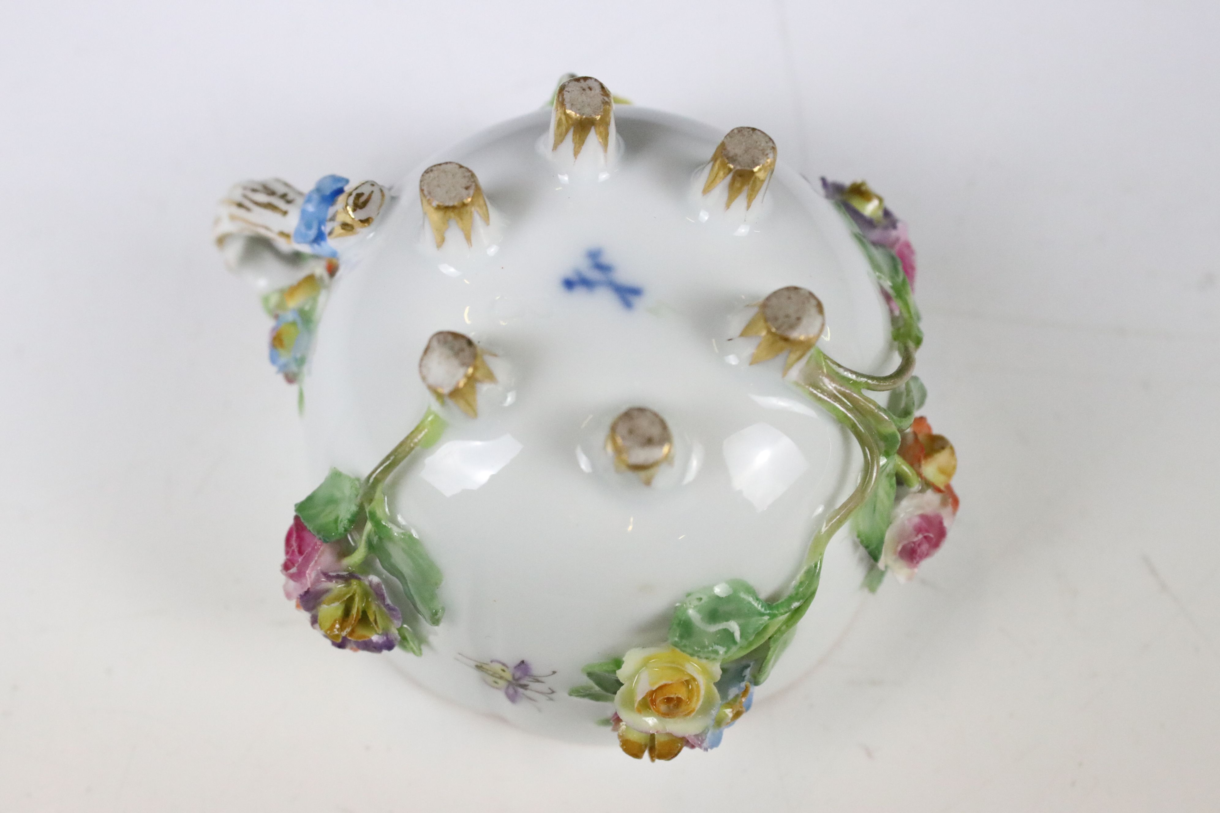 Meissen floral encrusted cup and saucer, decorated with insects and flowers - Image 8 of 8