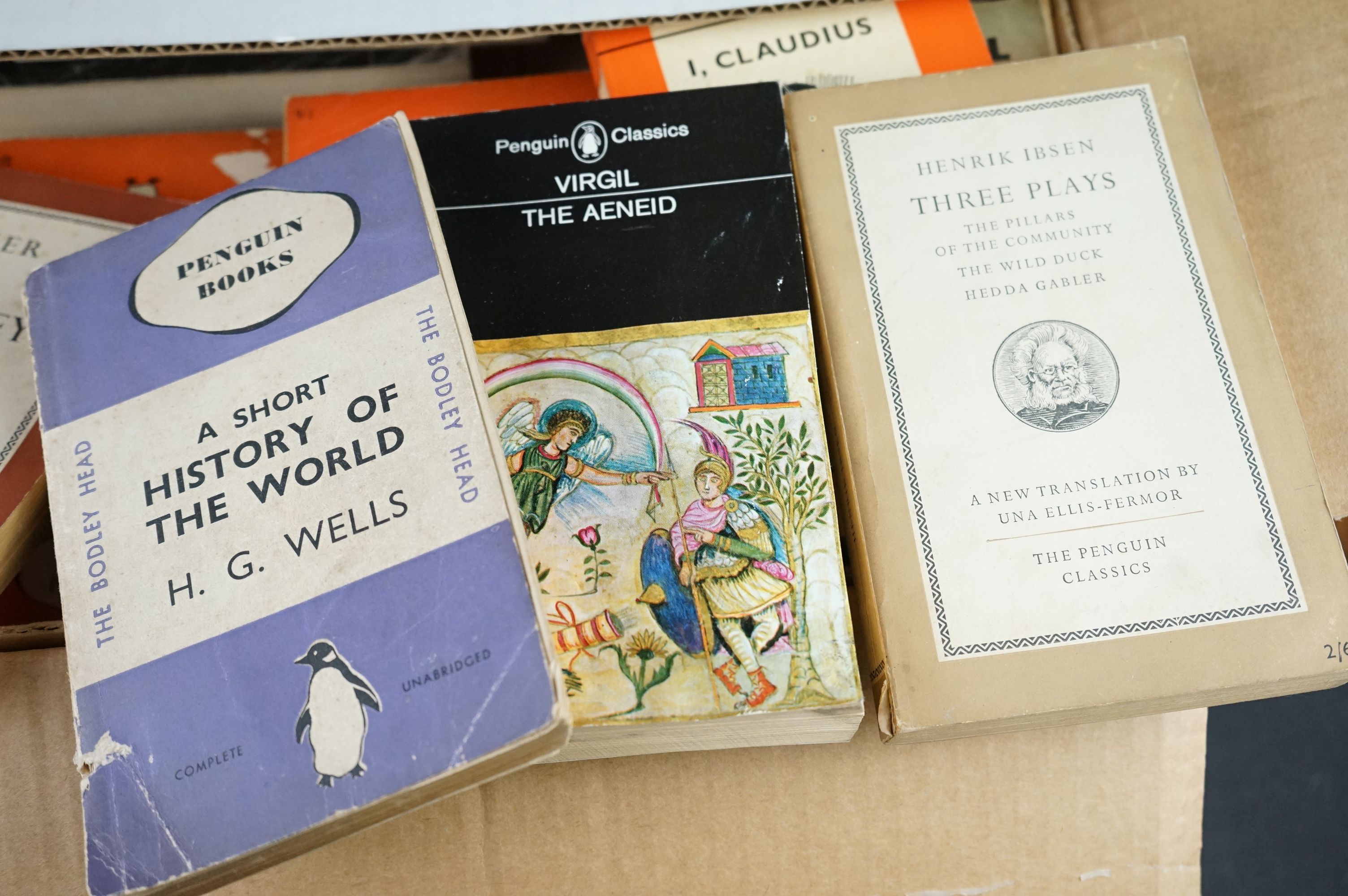 Large collection of Penguin books, mostly paperback, to include modern, classics, poetry, etc - Image 5 of 5