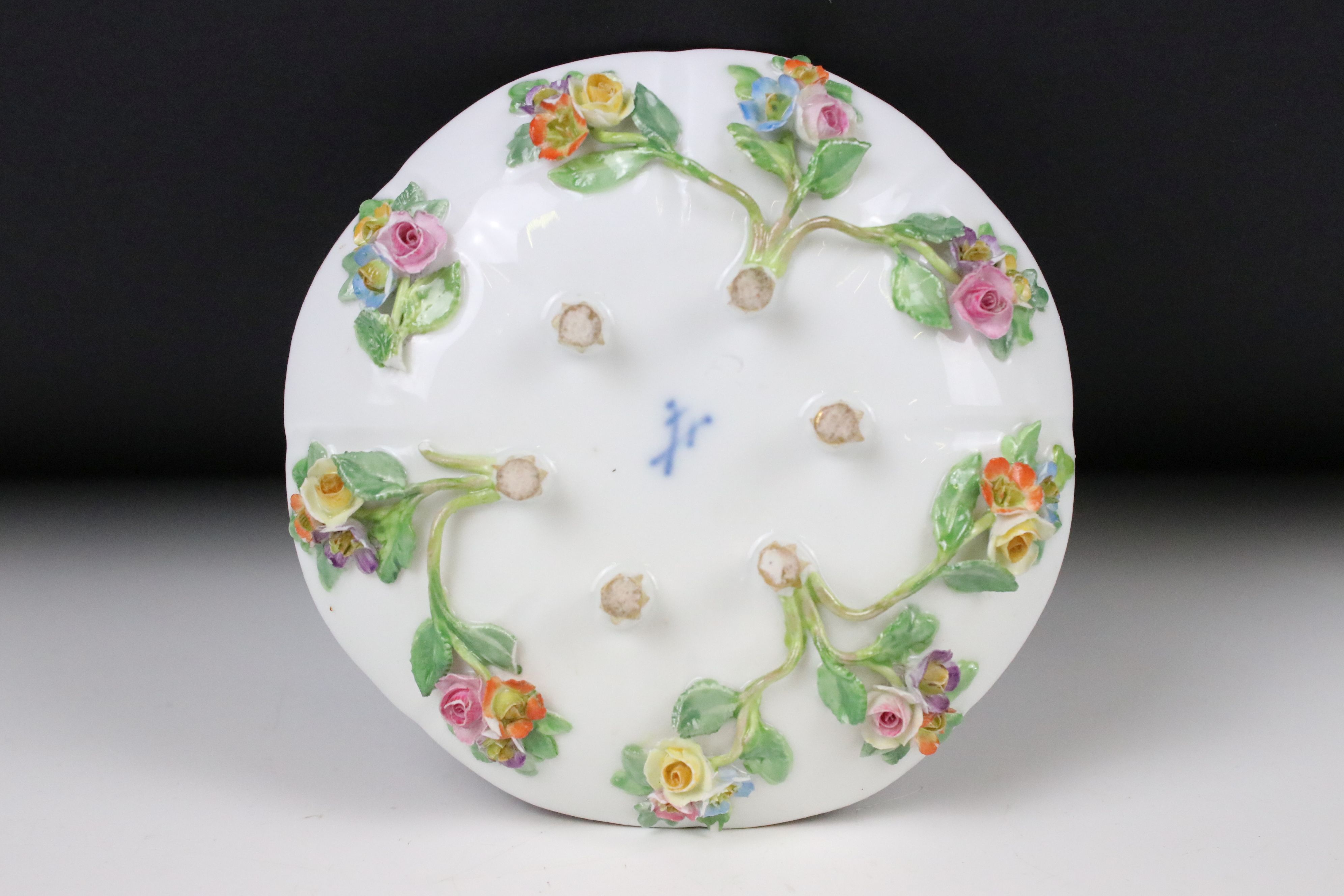 Meissen floral encrusted cup and saucer, decorated with insects and flowers - Image 3 of 8