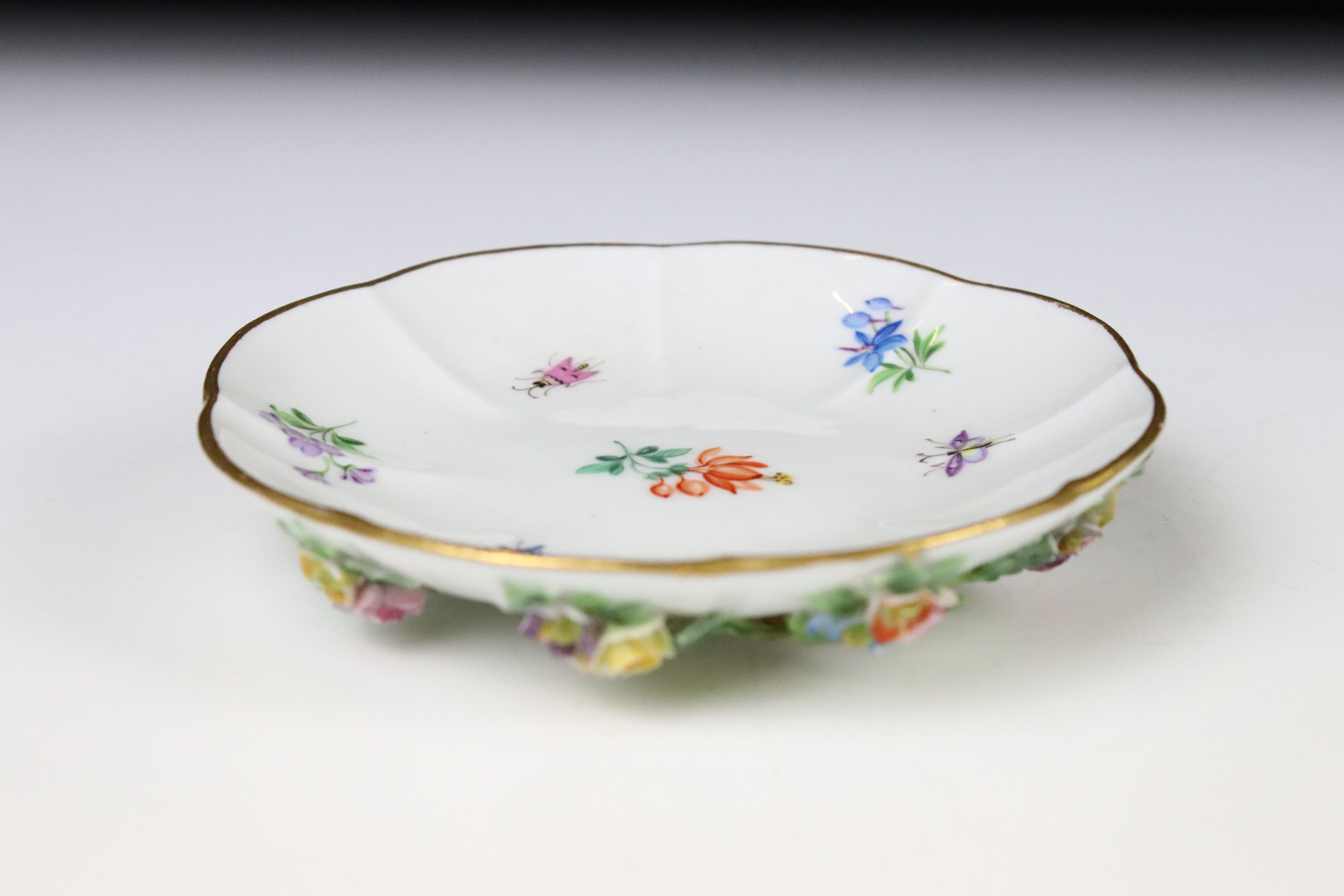 Meissen floral encrusted cup and saucer, decorated with insects and flowers - Image 4 of 8