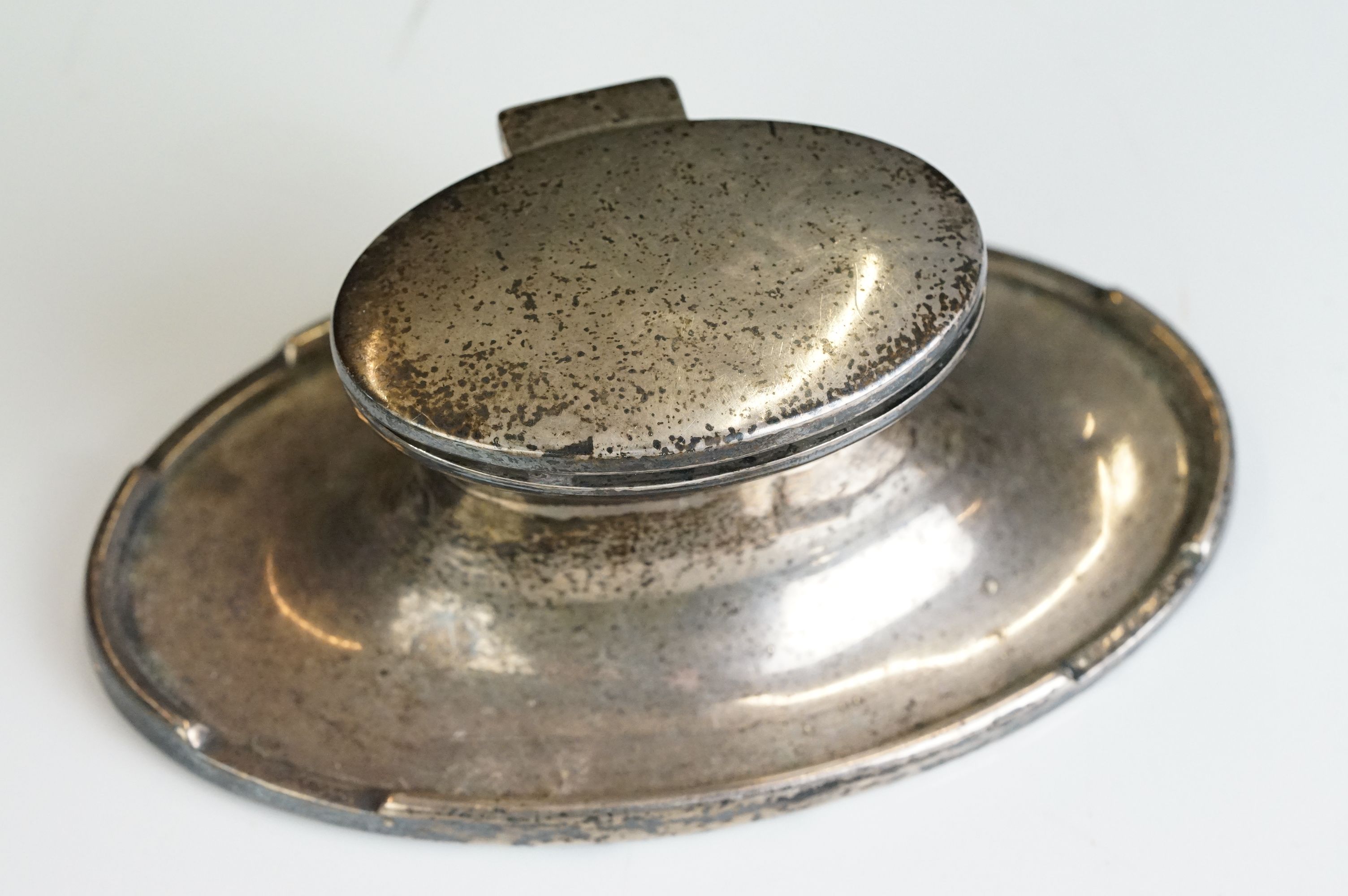 Silver inkwell, Birmingham 1919 & another by A & J Zimmerman, Birmingham 1938 (2) - Image 3 of 14