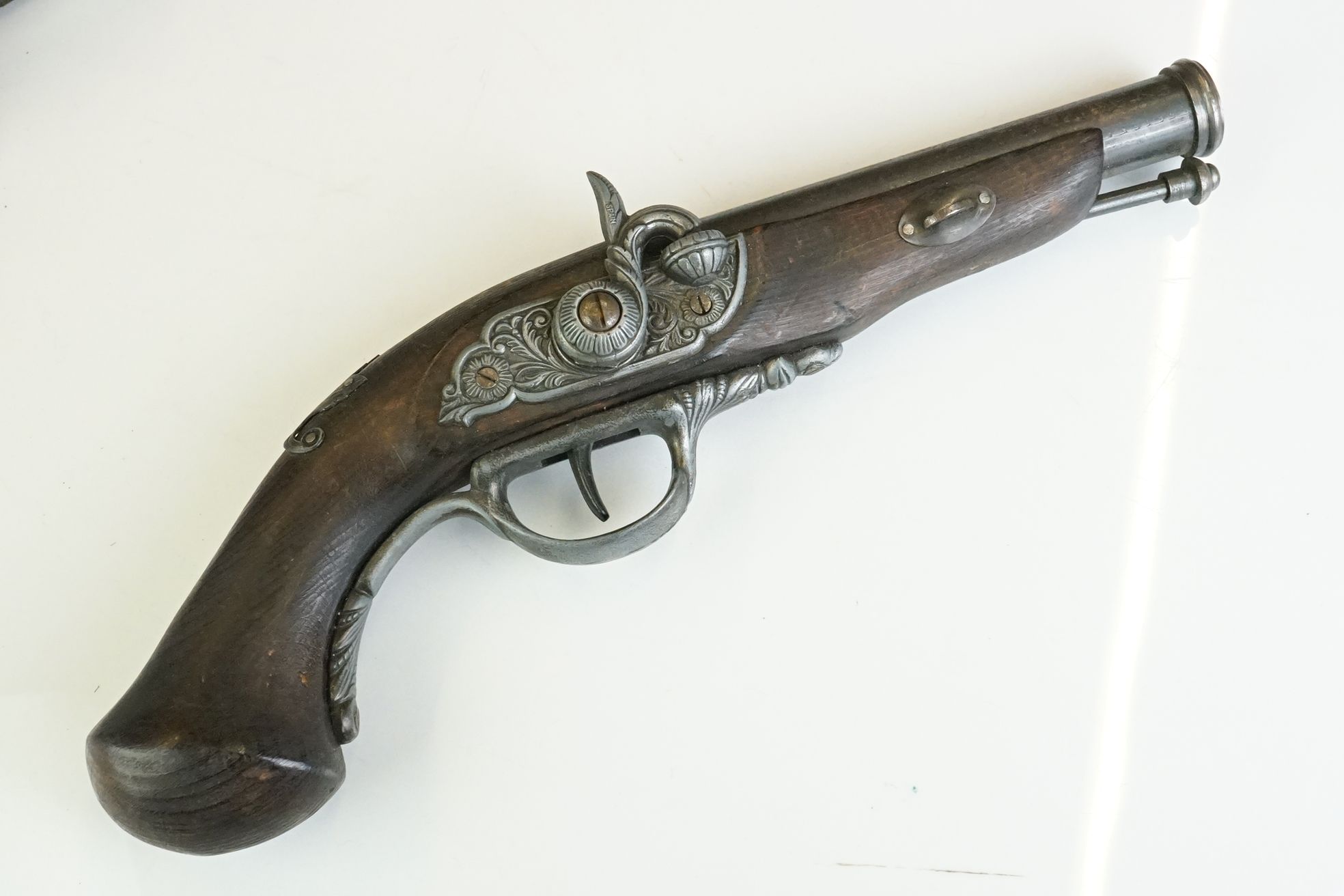Pair of vintage replica flintlock pistols - Image 2 of 11