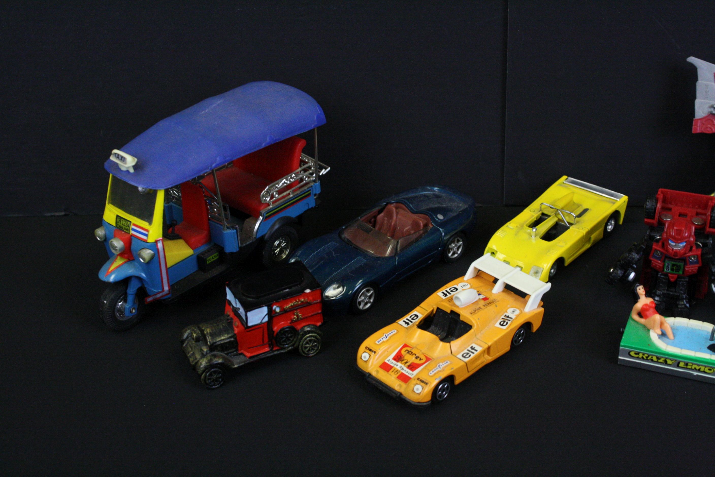 Large collection of diecast & plastic models to include Corgi, Maisto, Majorette, Solido, Matchbox - Image 9 of 9