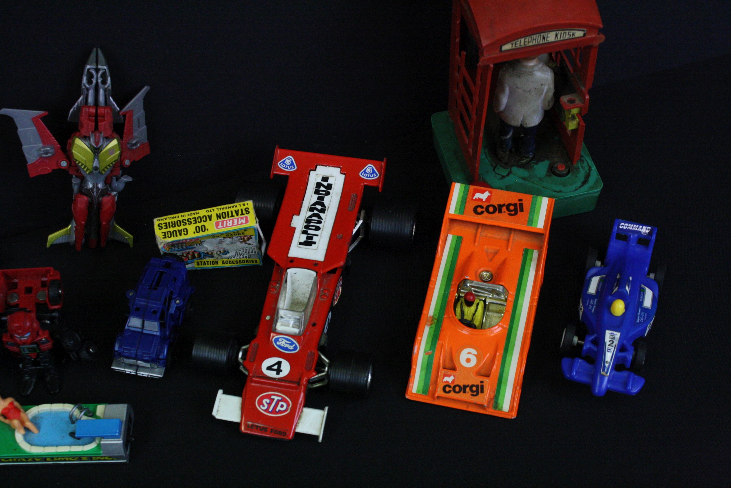 Large collection of diecast & plastic models to include Corgi, Maisto, Majorette, Solido, Matchbox - Image 8 of 9