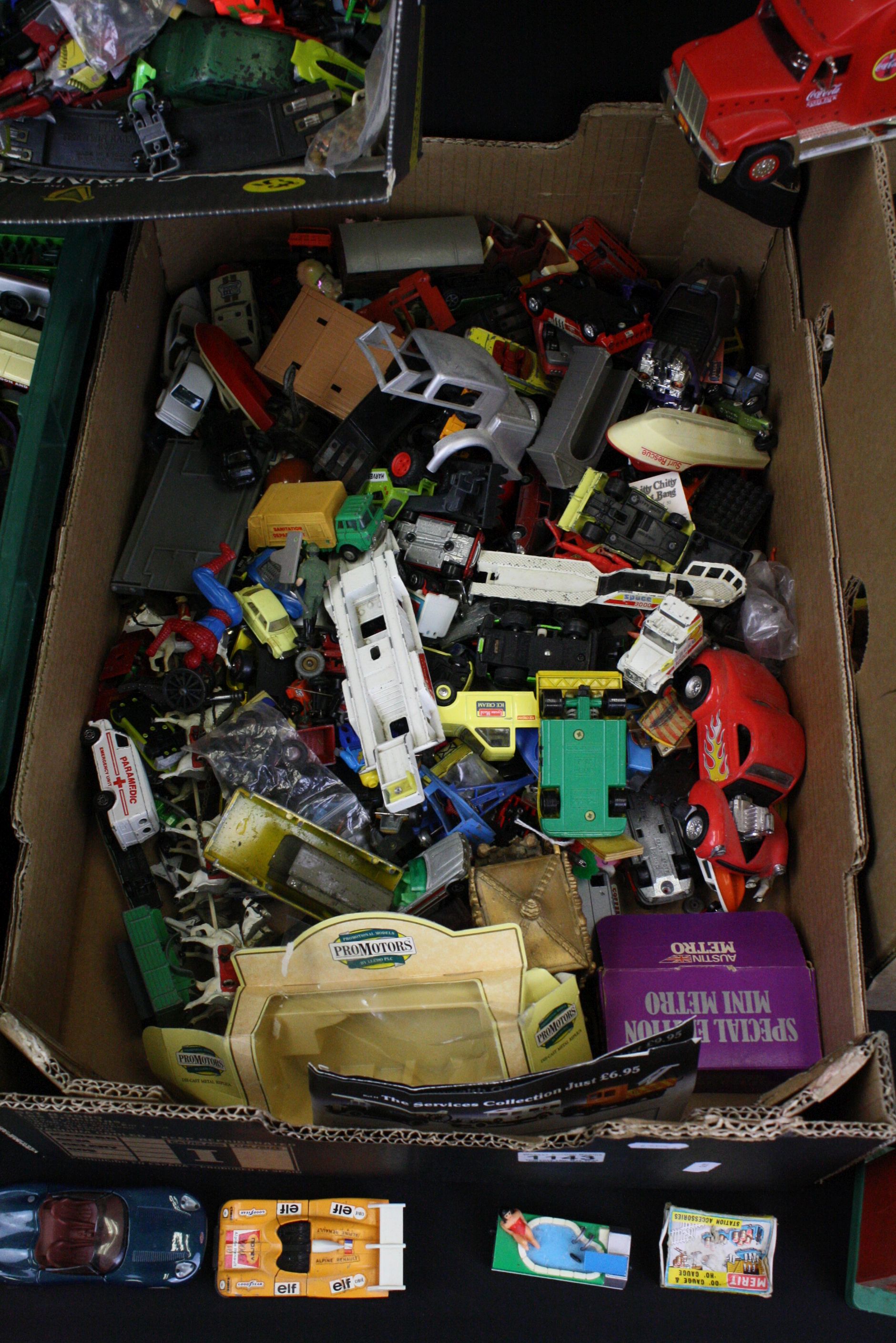 Large collection of diecast & plastic models to include Corgi, Maisto, Majorette, Solido, Matchbox - Image 3 of 9