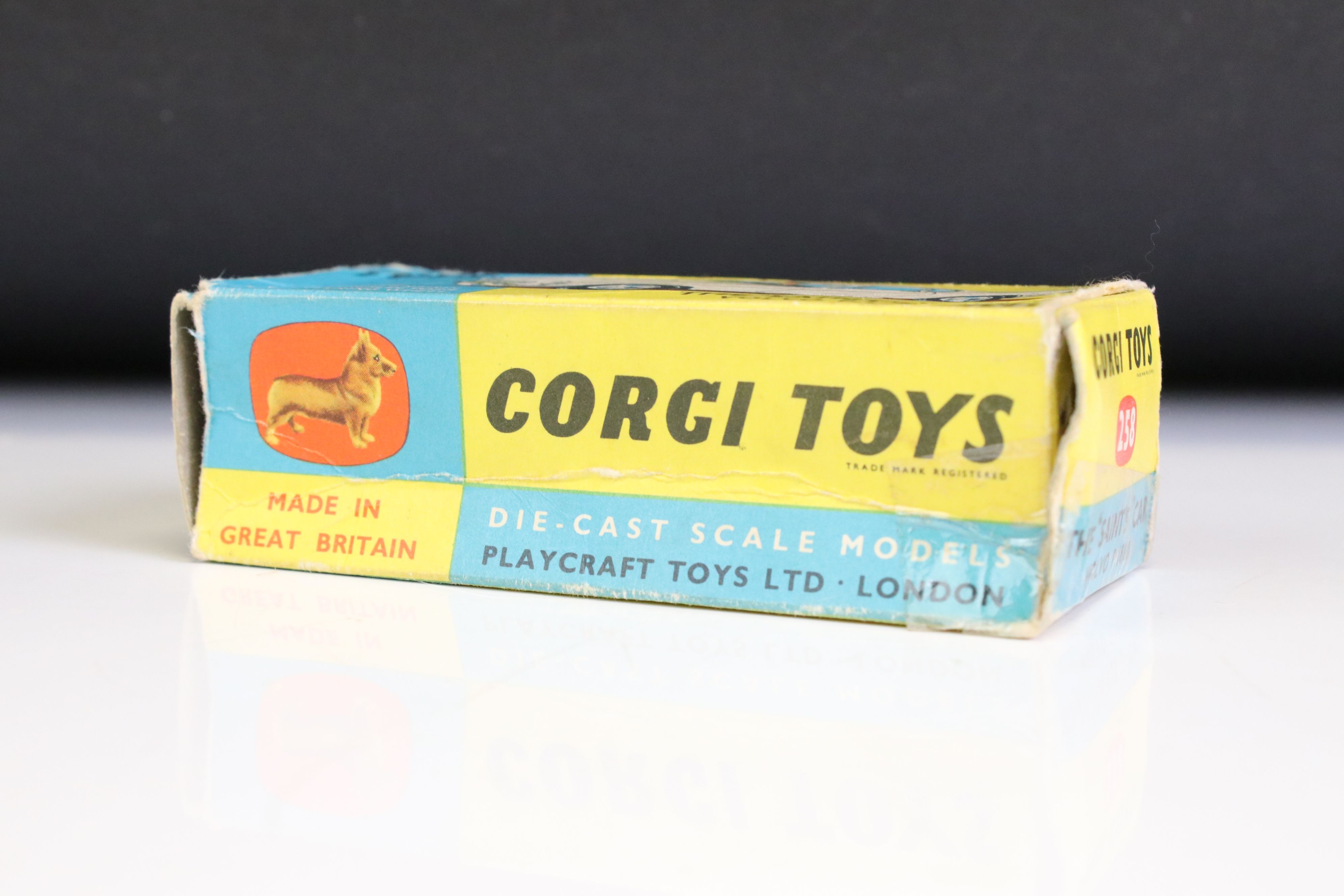 Three boxed Corgi diecast models to include 229 Chevrolet Corvair in pale blue with yellow - Image 6 of 15