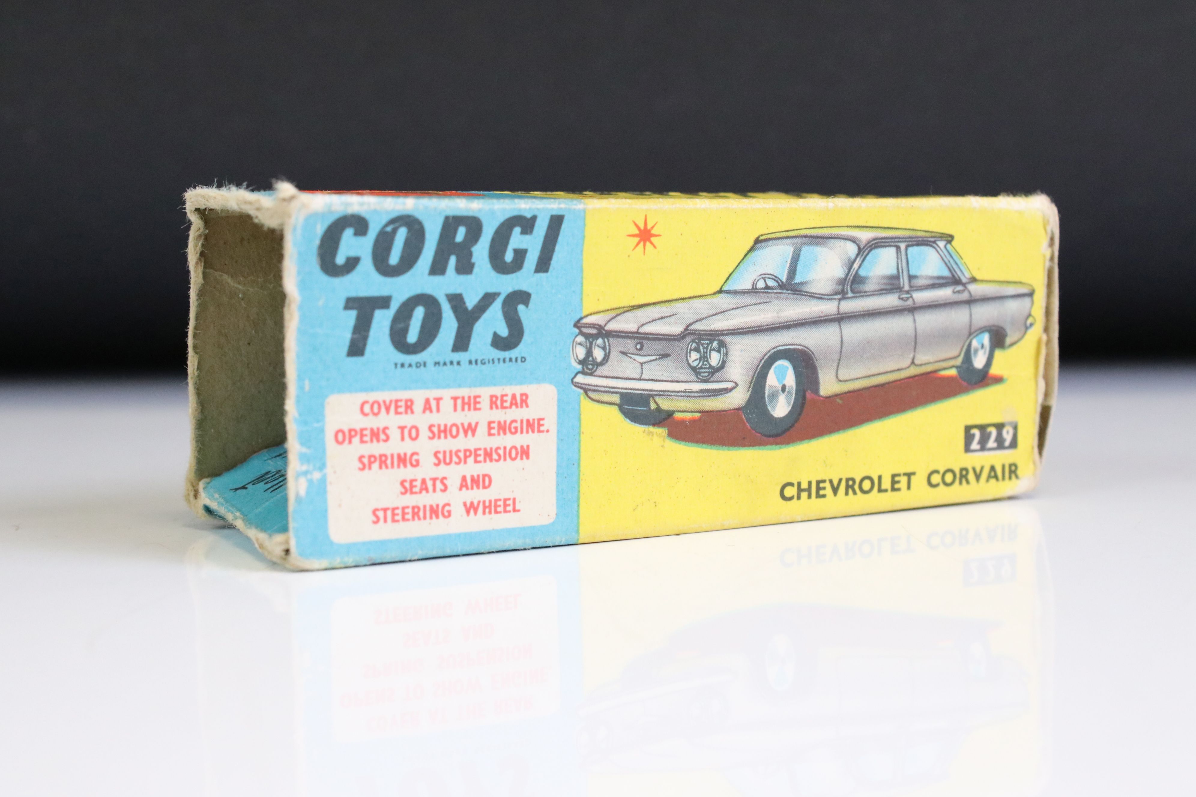 Three boxed Corgi diecast models to include 229 Chevrolet Corvair in pale blue with yellow - Image 9 of 15