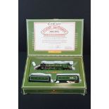 Boxed Hornby OO gauge ltd edn R075 Flying Scotsman locomotive, with certificate, tatty box to one