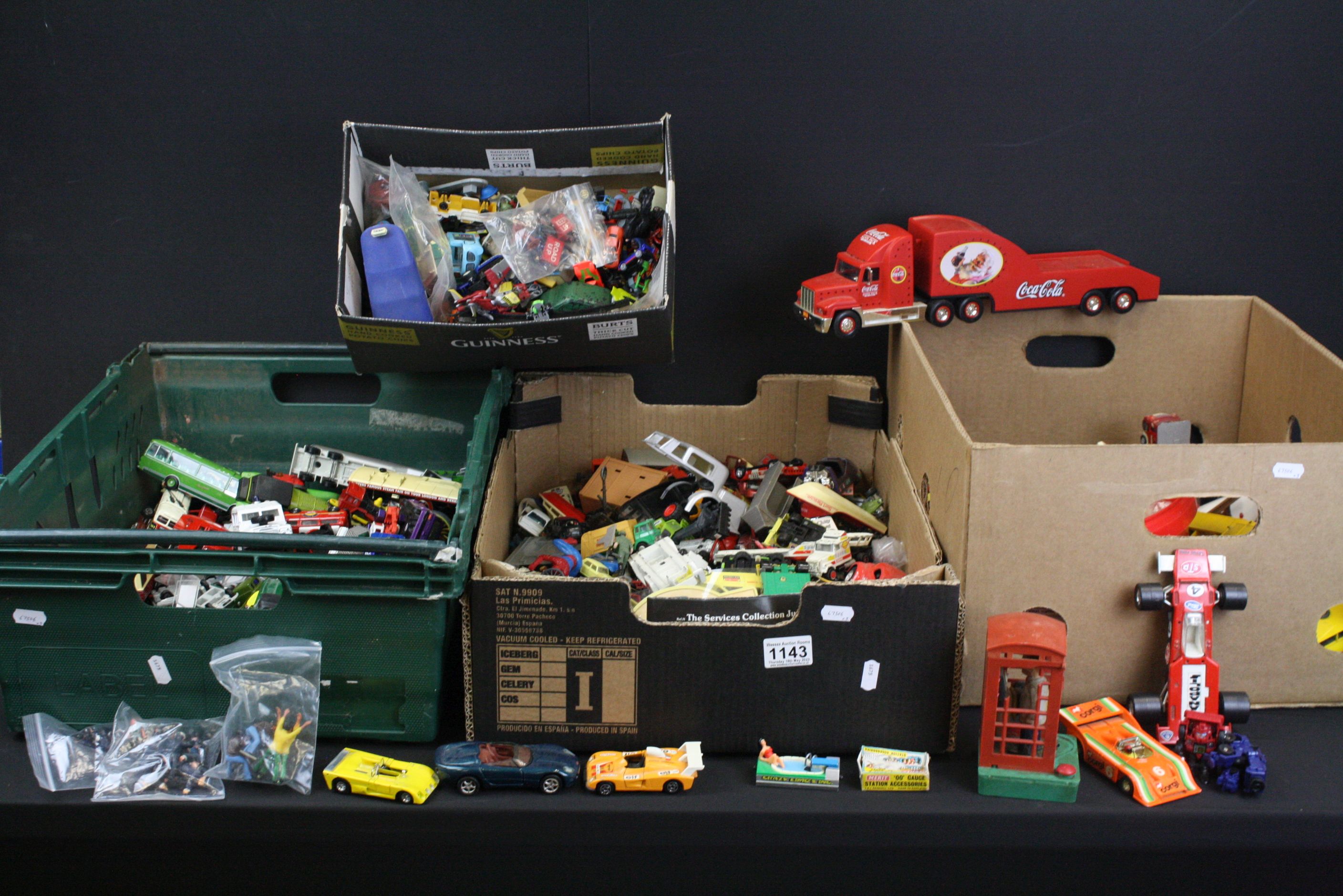 Large collection of diecast & plastic models to include Corgi, Maisto, Majorette, Solido, Matchbox