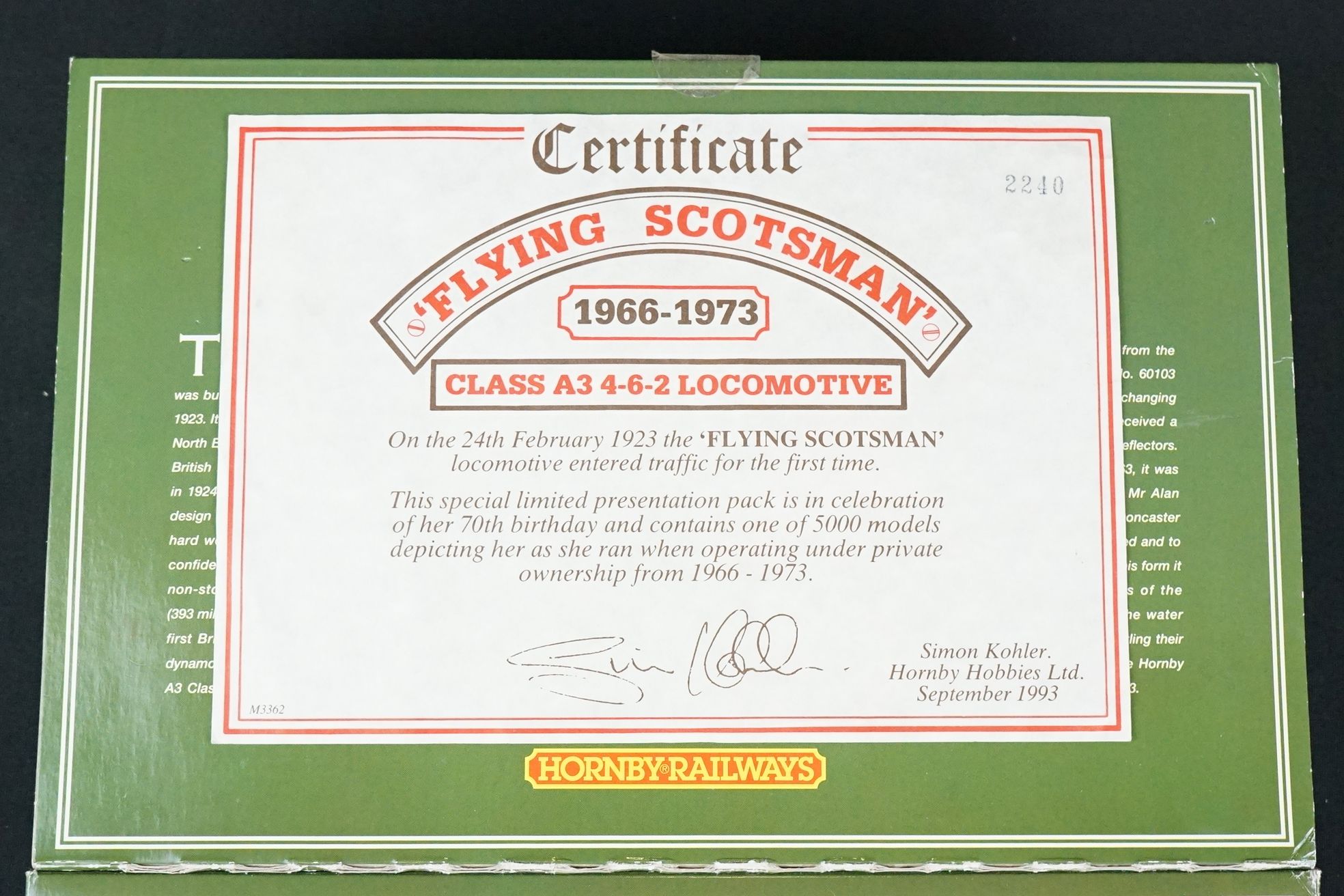 Boxed Hornby OO gauge ltd edn R075 Flying Scotsman locomotive, with certificate, tatty box to one - Image 3 of 5