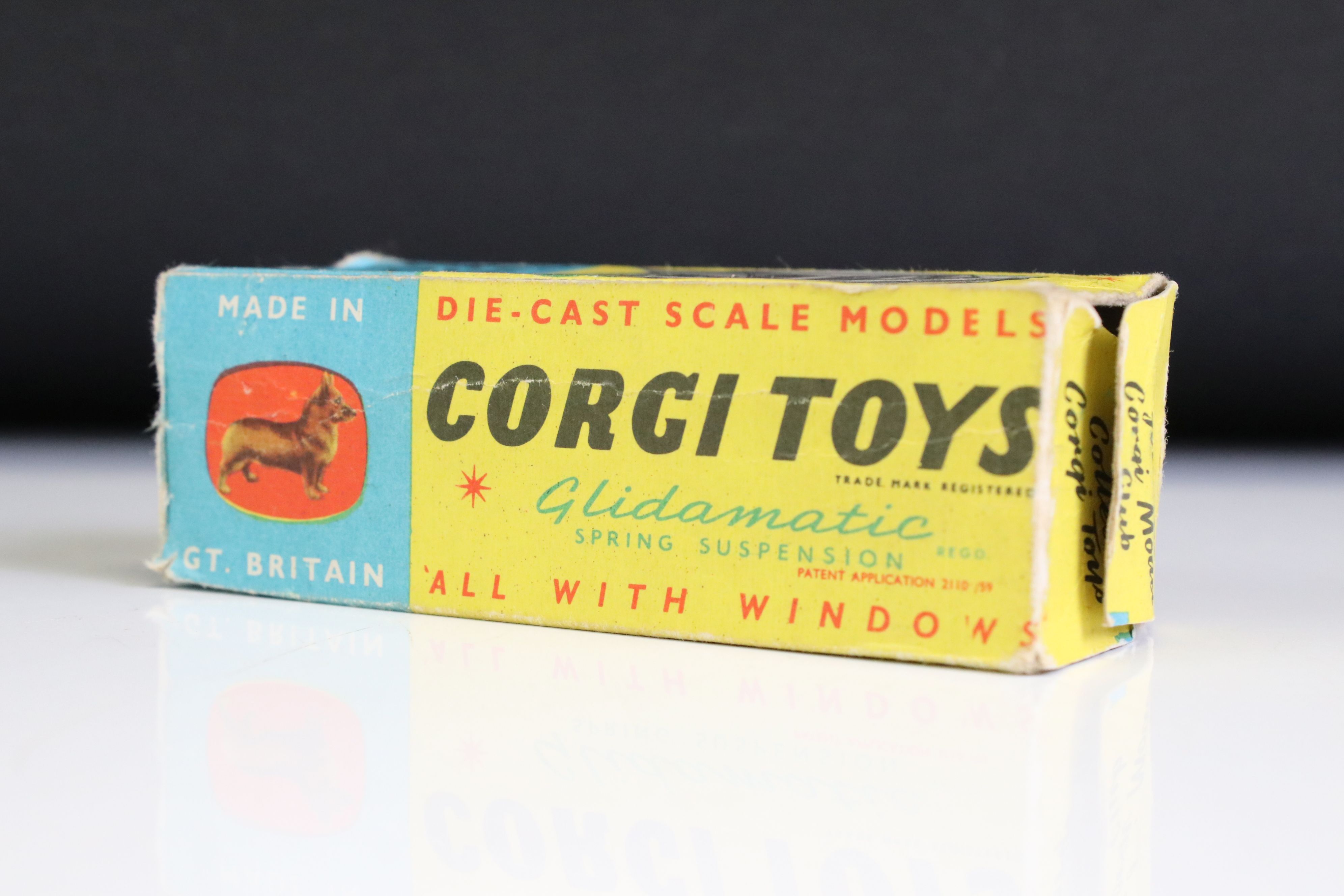 Three boxed Corgi diecast models to include 229 Chevrolet Corvair in pale blue with yellow - Image 10 of 15