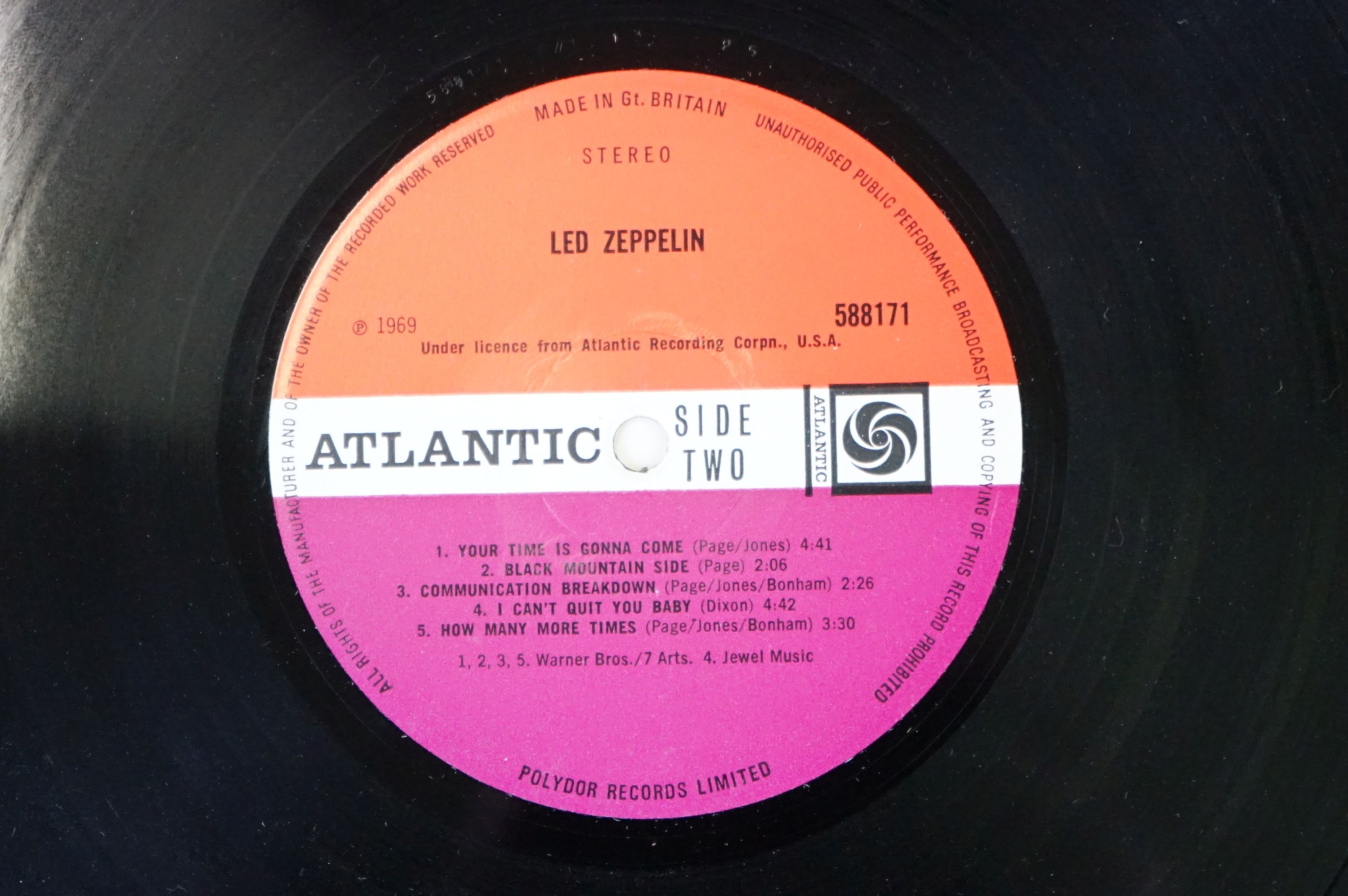 Vinyl - Led Zeppelin self titled. Original UK 2nd pressing with plum labels, this variation with - Image 4 of 6