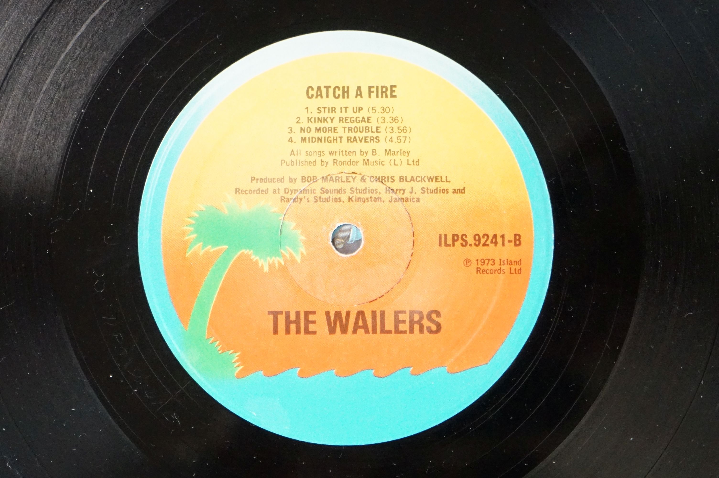 Vinyl - The Wailers / Bob Marley - Catch A Fire LP on Island Records ILPS 9241. UK 1975 pressing - Image 5 of 8