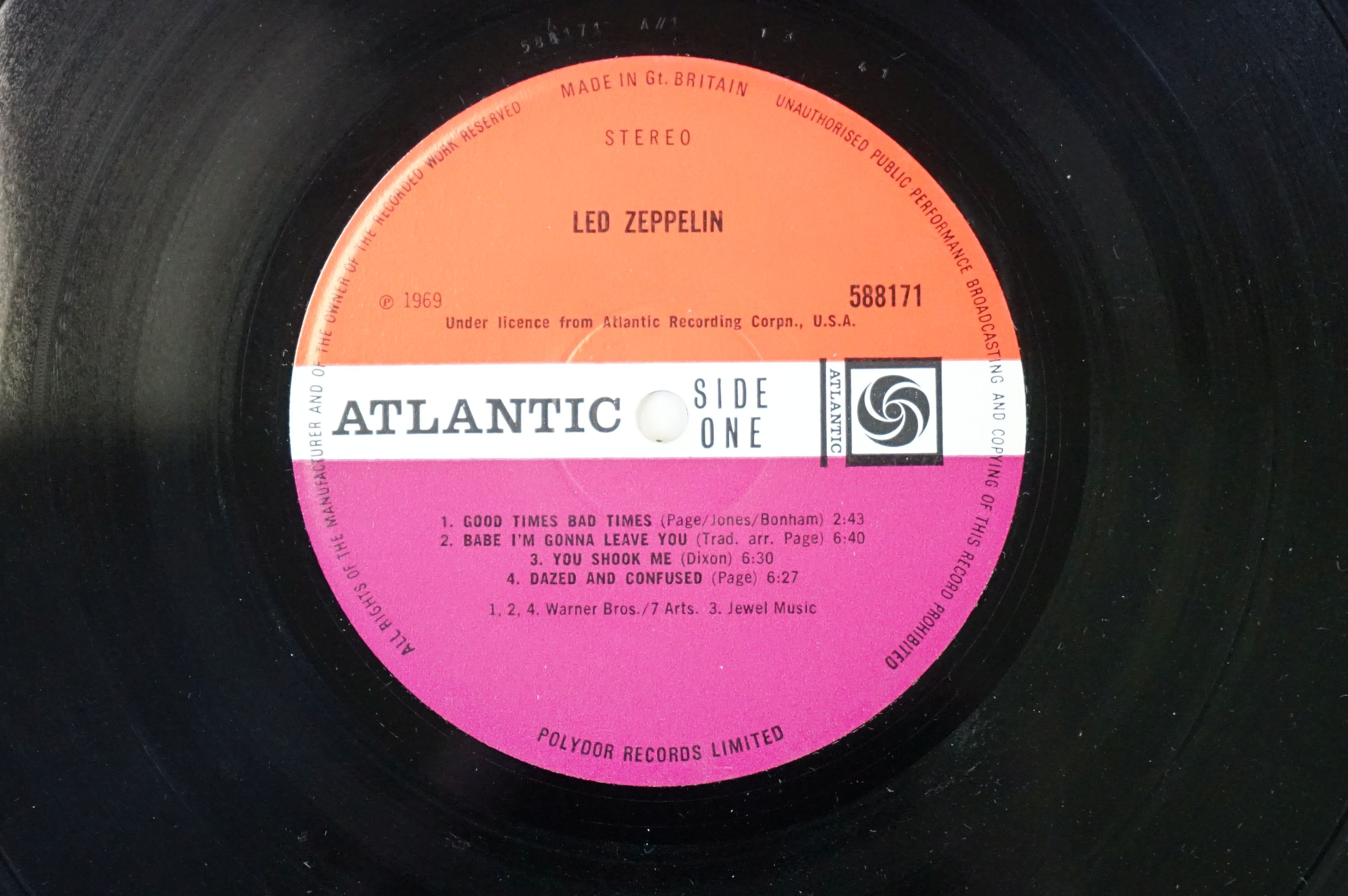 Vinyl - Led Zeppelin self titled. Original UK 2nd pressing with plum labels, this variation with - Image 3 of 6