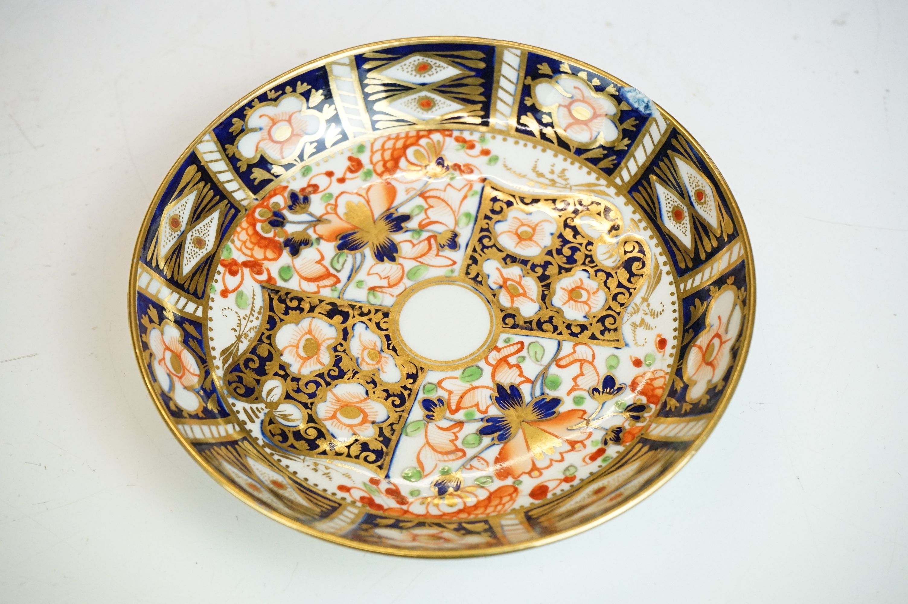 Early 19th century Crown Derby Imari pattern ceramics to include a small tureen & cover, teacups, - Image 4 of 24