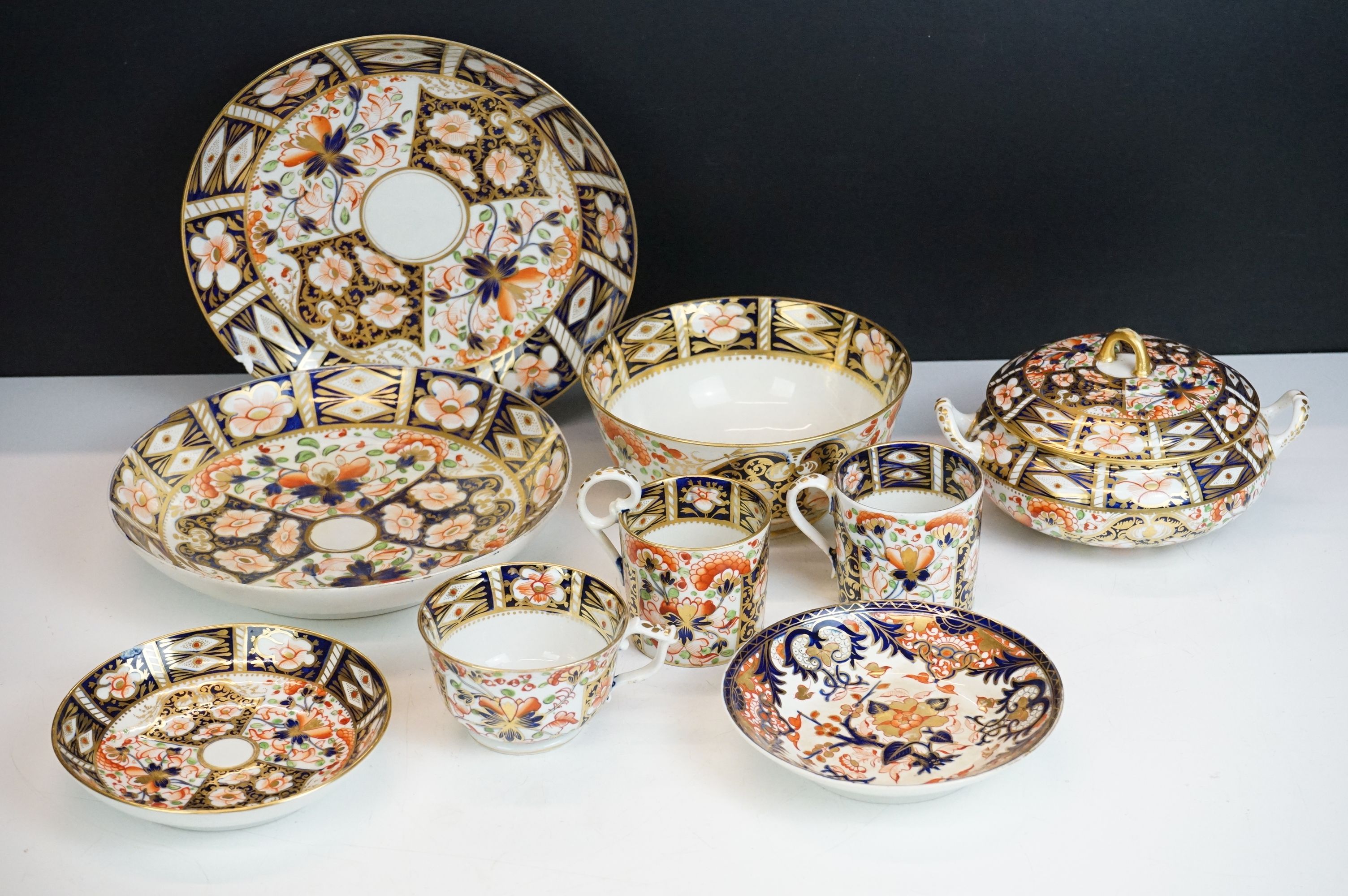 Early 19th century Crown Derby Imari pattern ceramics to include a small tureen & cover, teacups,