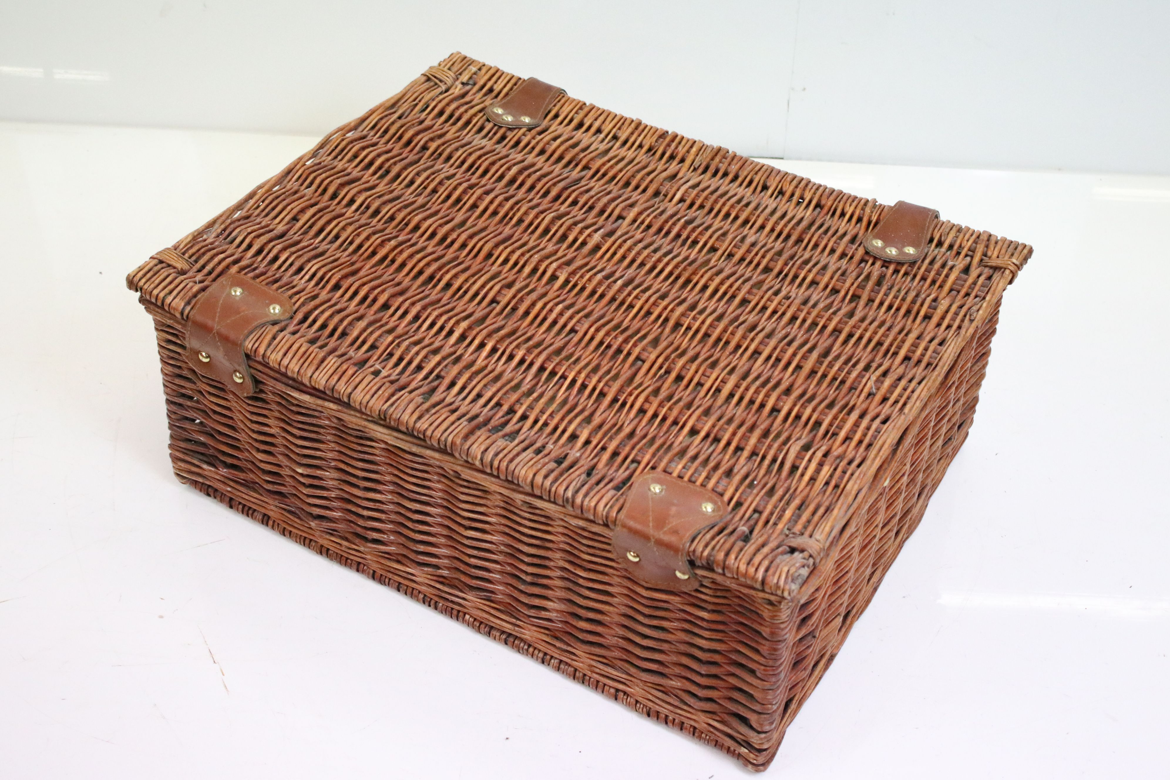 Four person picnic set in three wicker baskets, comprising cutlery, mugs, champagne glasses, - Image 7 of 7