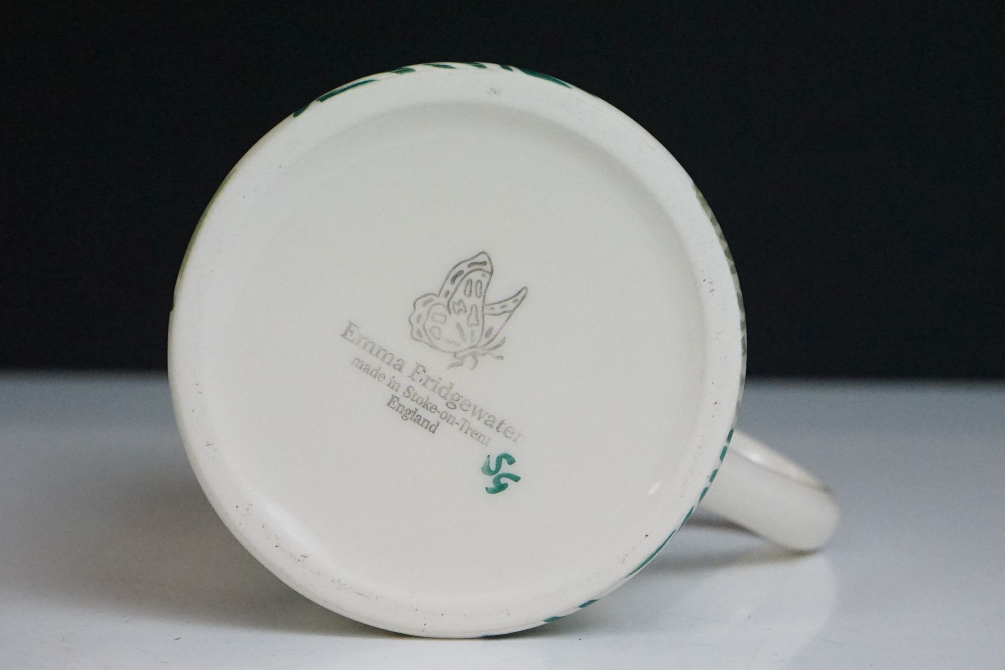 Emma Bridgewater - Two ' Mince Pies ' Christmas plates (22cm diameter) and a Robin mug (10cm high) - Image 10 of 10