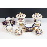 Early 19th Century Crown Derby Imari pattern ceramics, 8 pieces, to include a urn-shaped vase &