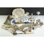 Box of silver plate, to include Kings Pattern cutlery, candlesticks etc, approx. 5.5kg