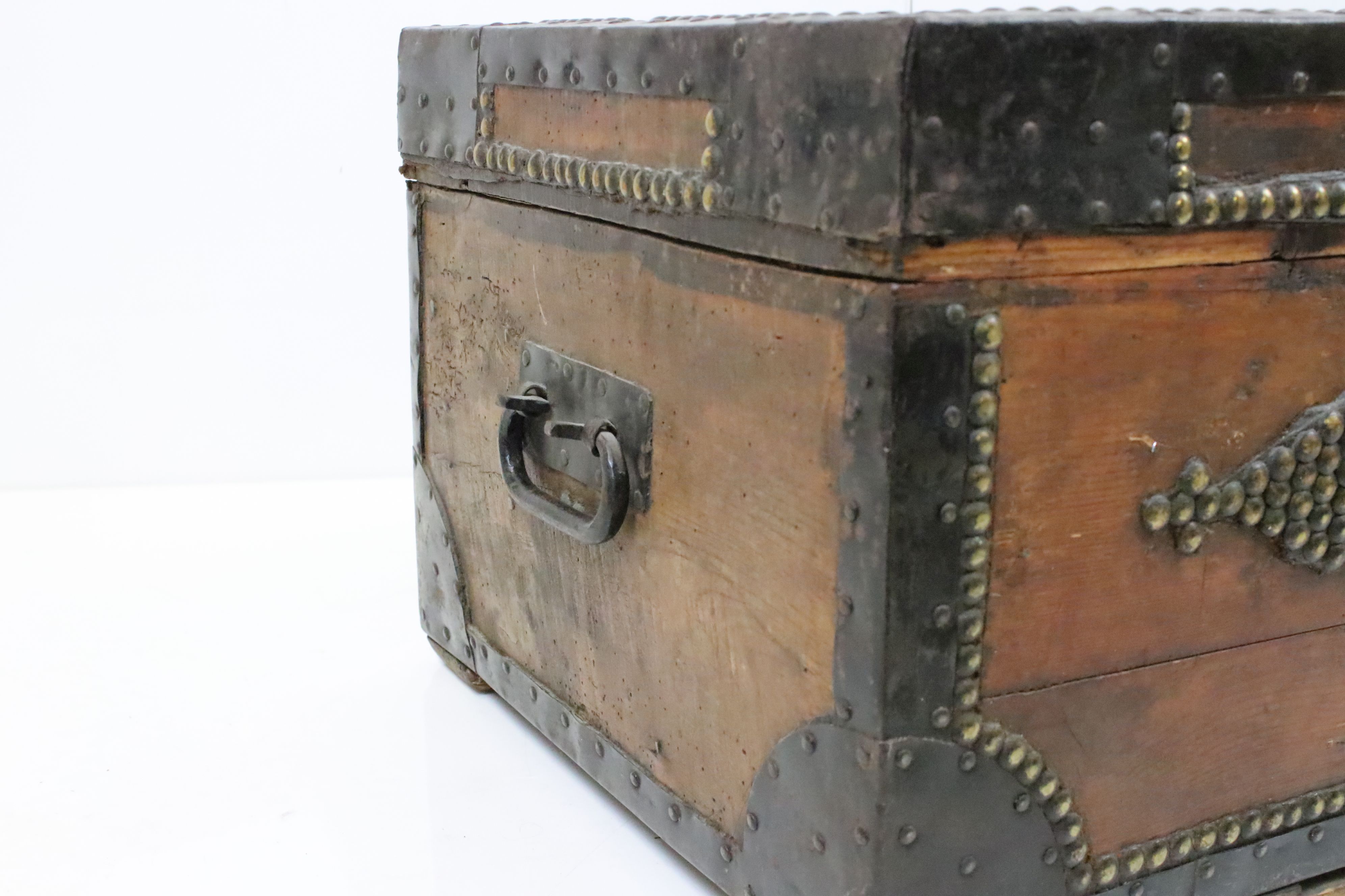 19th century Pine Iron Bound and Brass Studded Trunk / Box with iron carrying handles, 85cm long x - Image 6 of 8