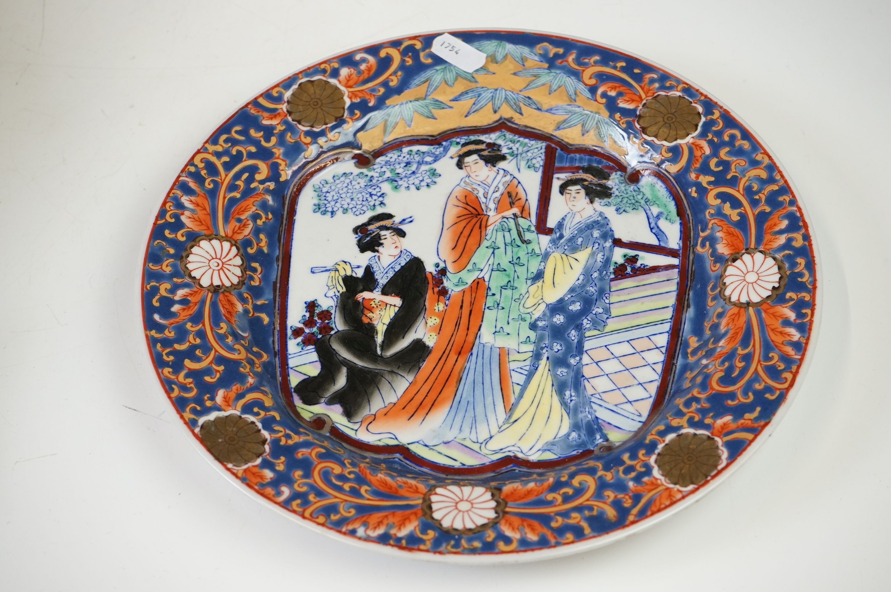 Collection of Oriental ceramics & figures to include a Famille Rose teacup & saucer on celadon style - Image 14 of 18