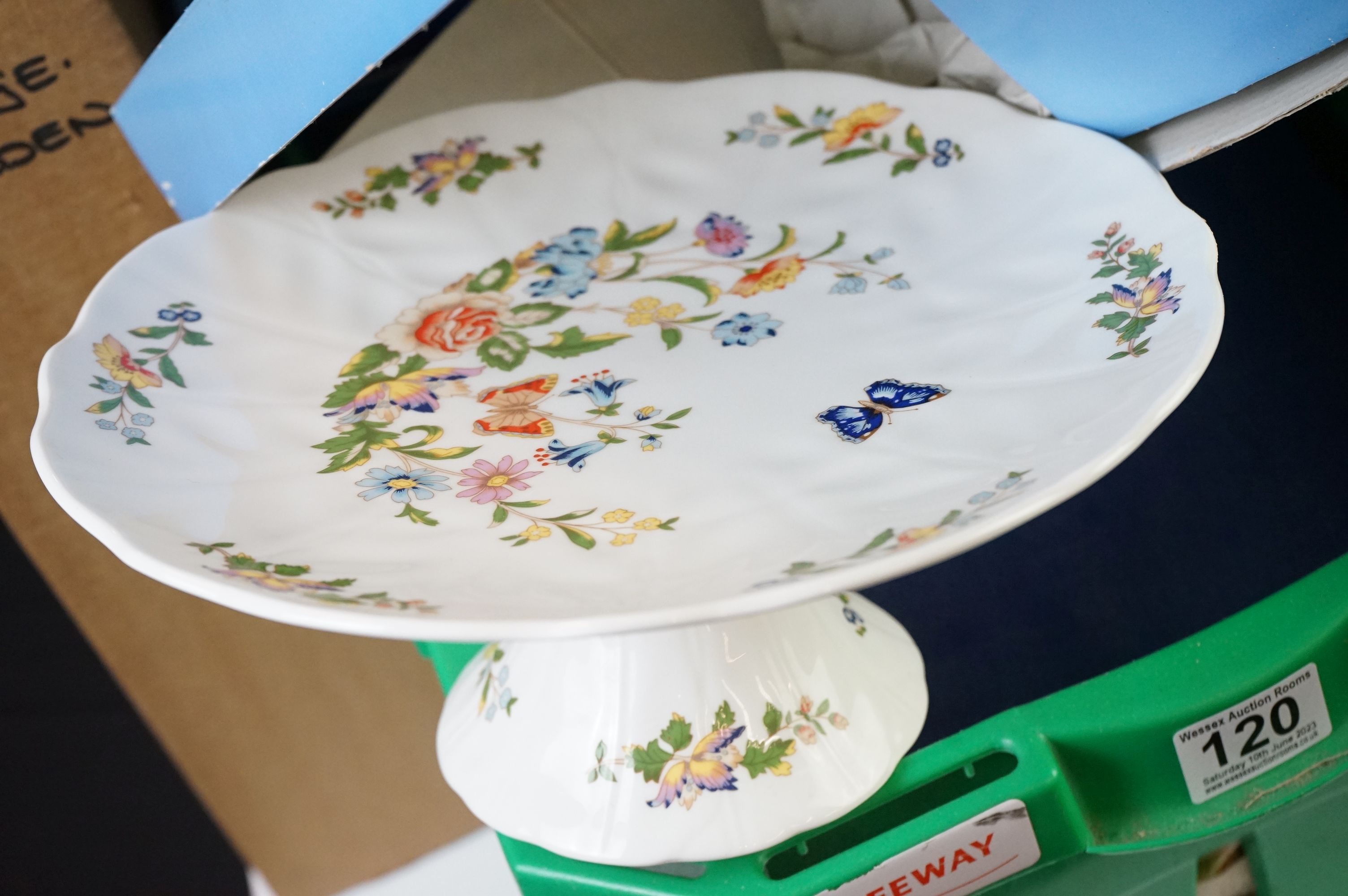 Aynsley ' Cottage Garden ' tea & dinner ware to include 7 dinner plates, 5 side plates, 6 soup - Image 4 of 9