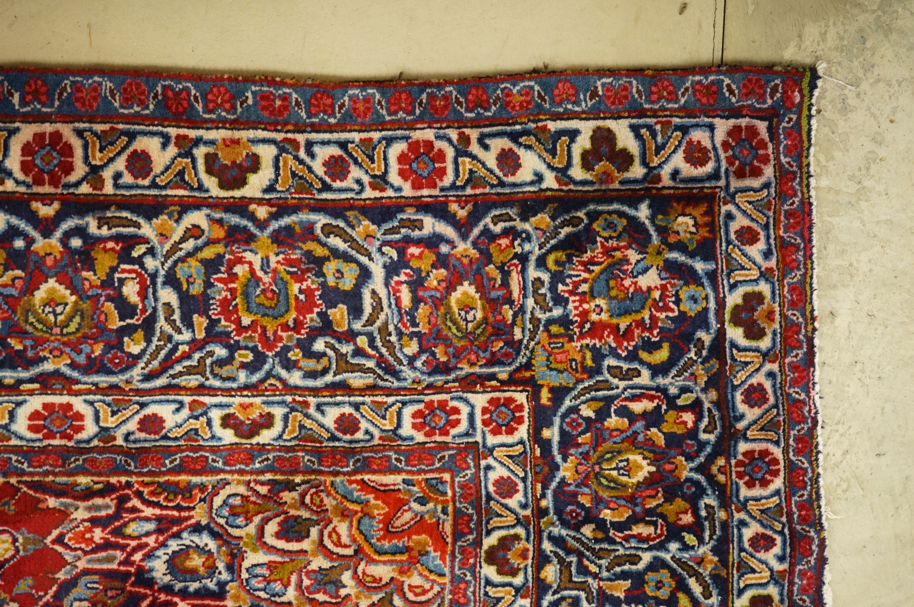 Large Red and Blue Ground Wool Persian Qashqai Carpet with sharbas medallion design, approx. 290cm x - Image 6 of 9