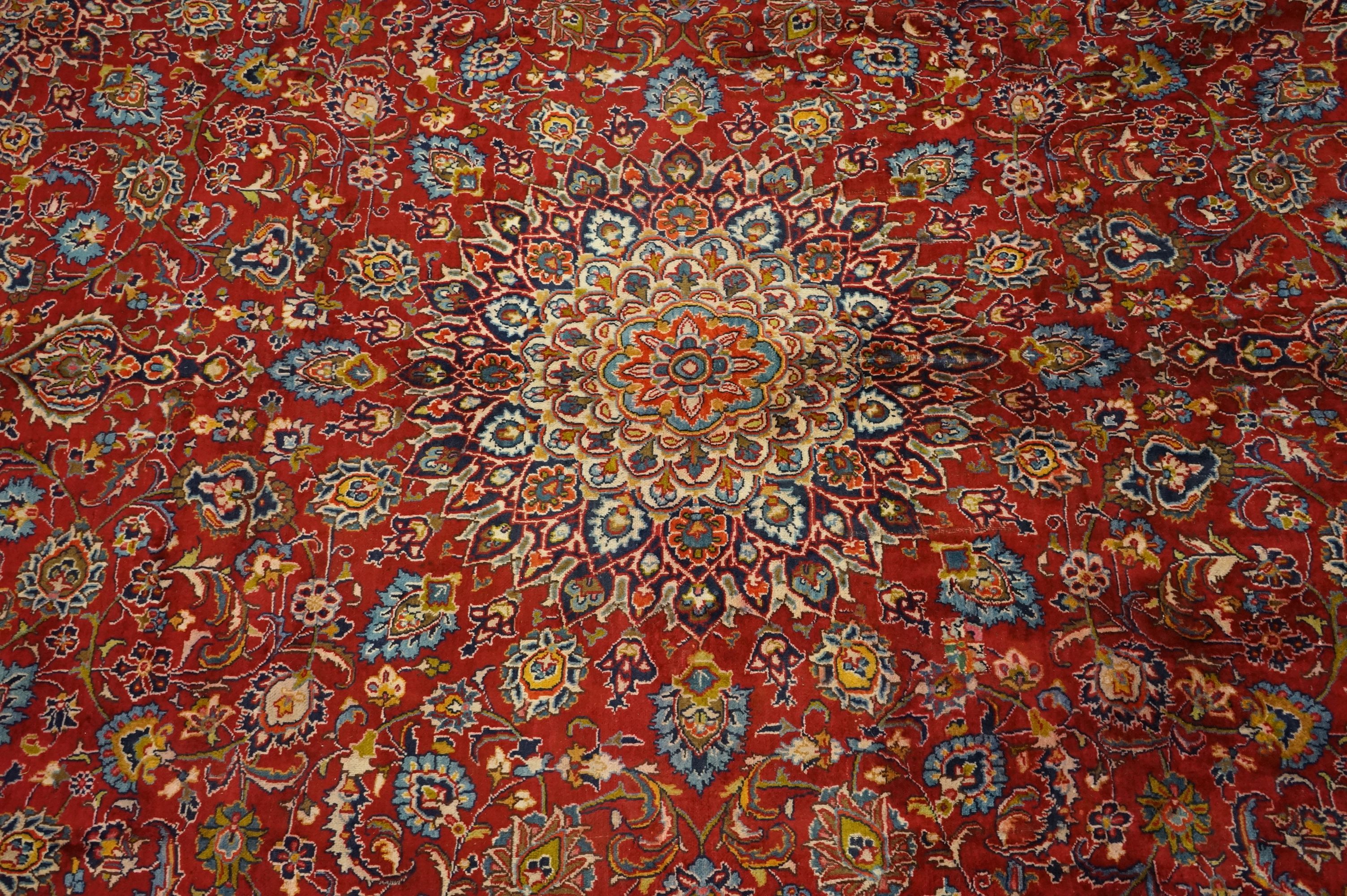 Large Red and Blue Ground Wool Persian Qashqai Carpet with sharbas medallion design, approx. 290cm x - Image 4 of 9