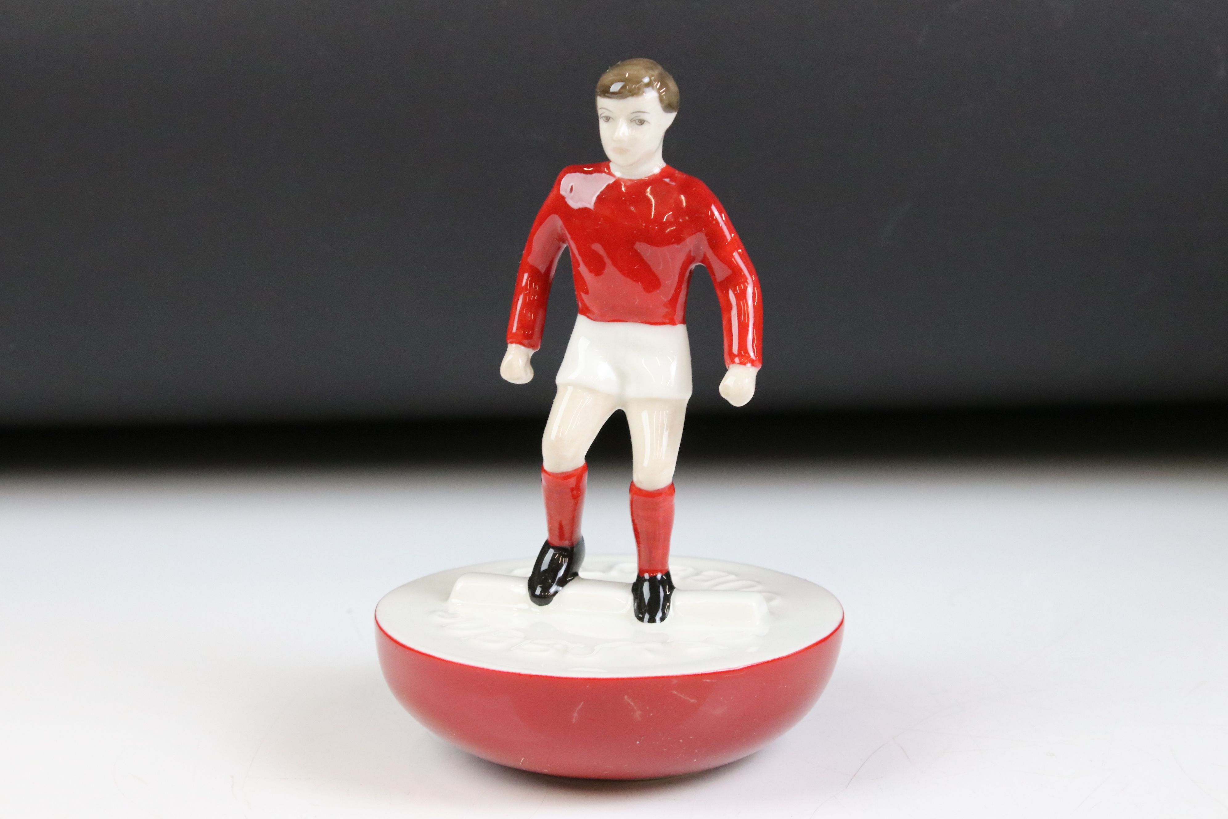 Two Royal Doulton Limited Edition Ceramic Subbuteo Players, MCL 12, one in red shirt and white - Image 2 of 10