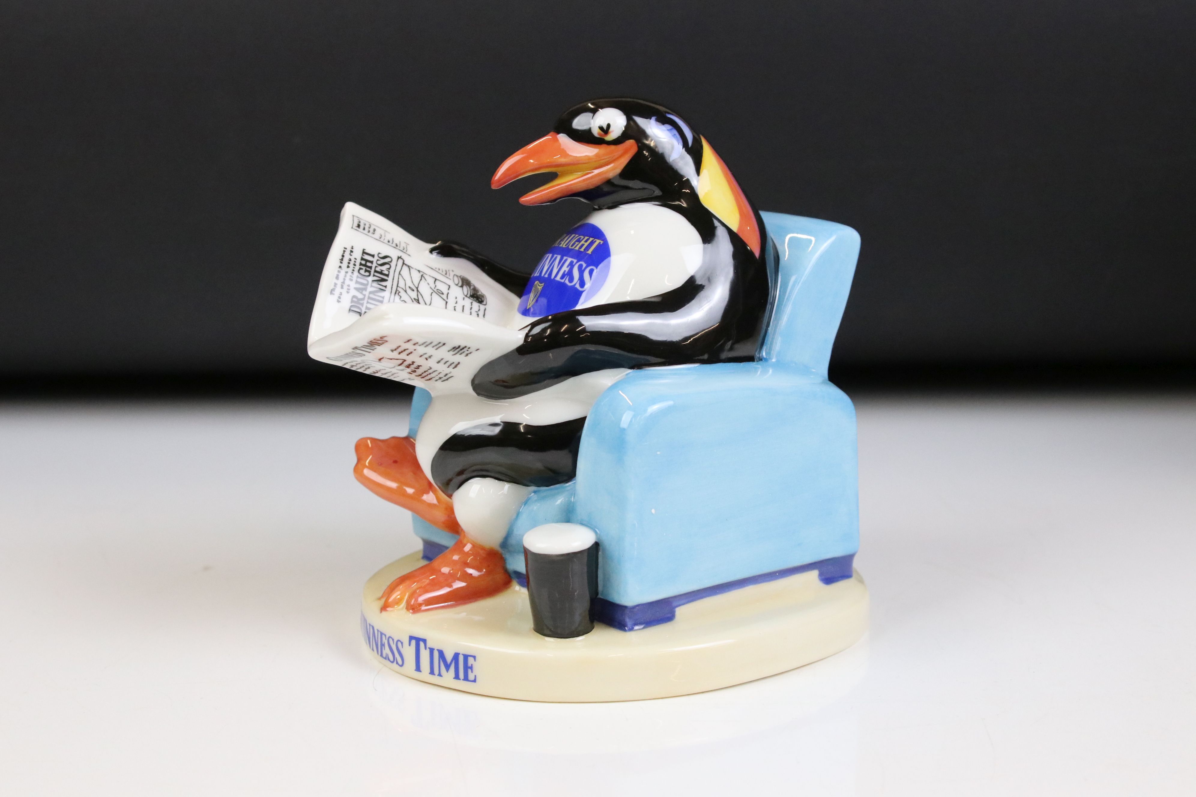 Royal Doulton Guinness Penguin, MCL22, limited edition number 581, with certificate of - Image 2 of 8