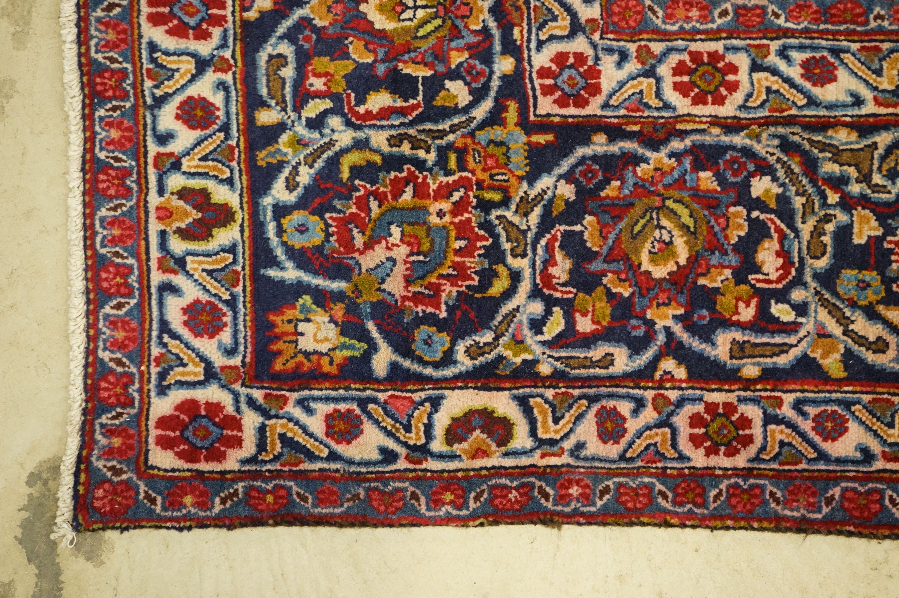 Large Red and Blue Ground Wool Persian Qashqai Carpet with sharbas medallion design, approx. 290cm x - Image 8 of 9