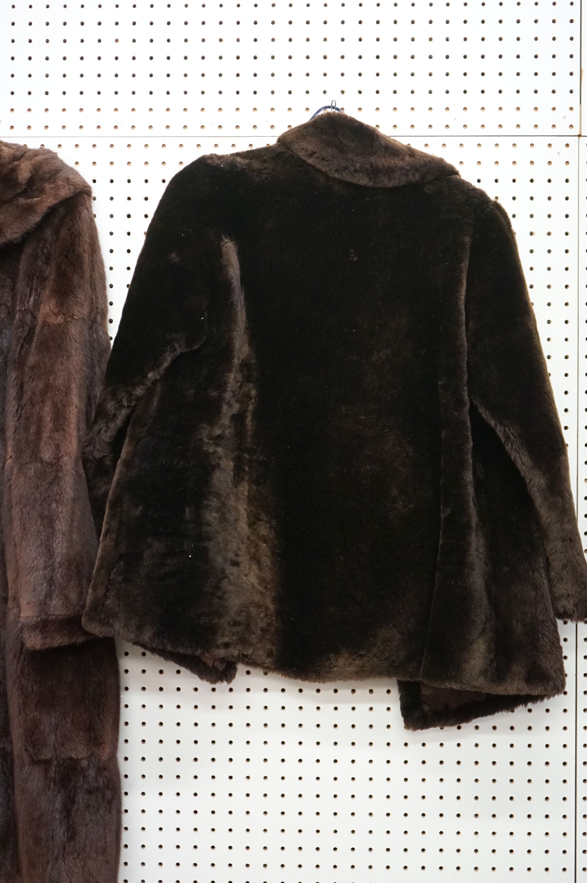 Three vintage brown fur coats / jackets. - Image 9 of 14