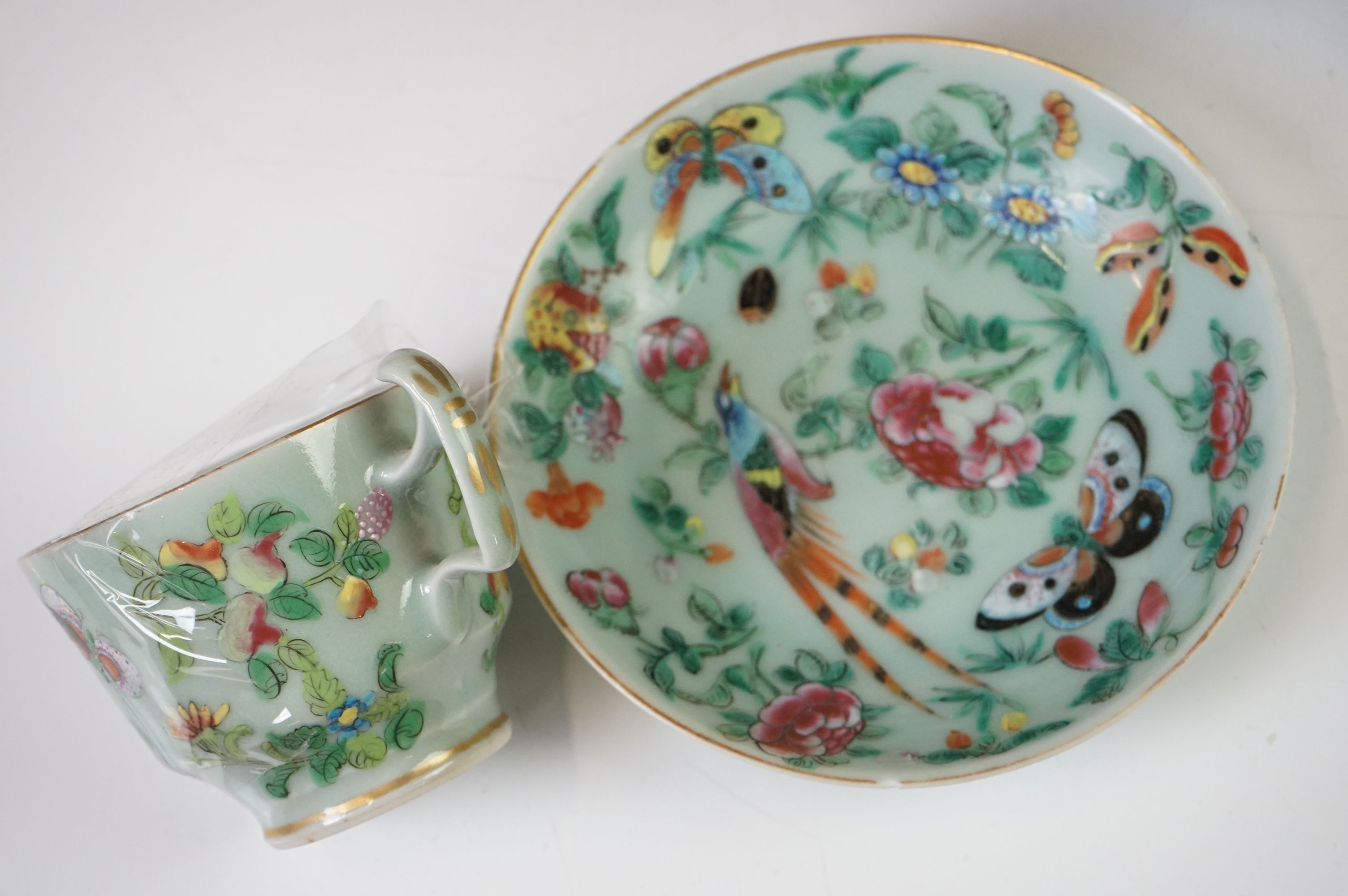 Collection of Oriental ceramics & figures to include a Famille Rose teacup & saucer on celadon style - Image 3 of 18