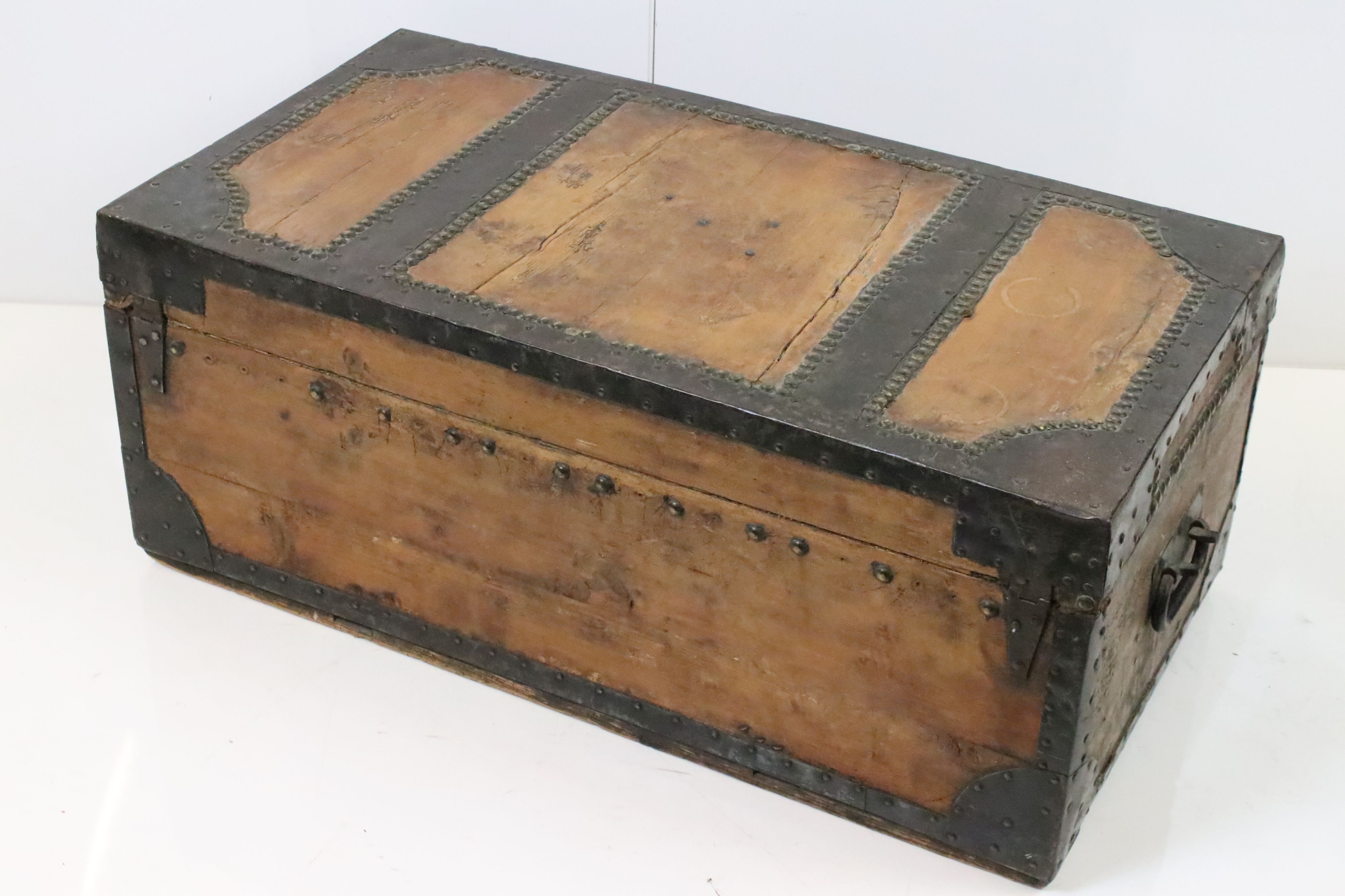 19th century Pine Iron Bound and Brass Studded Trunk / Box with iron carrying handles, 85cm long x - Image 8 of 8
