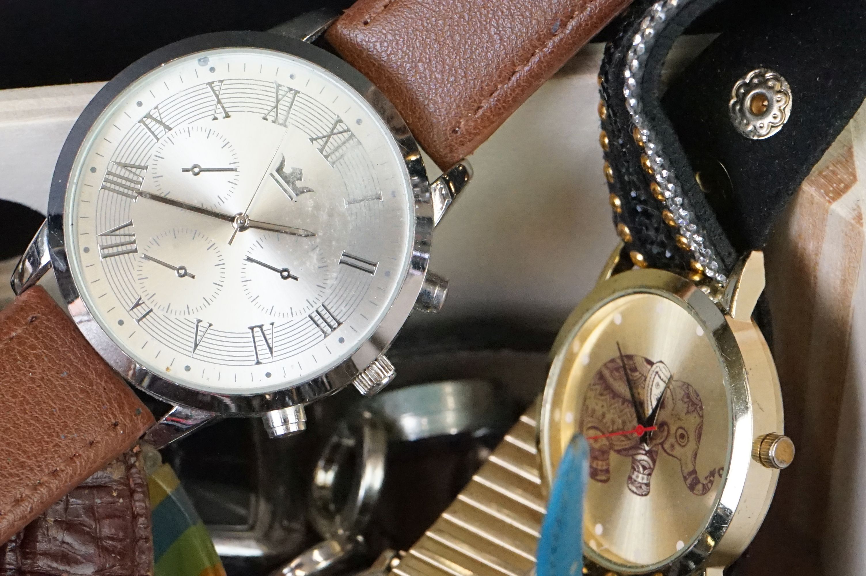 Large collection of assorted watches - Image 5 of 8
