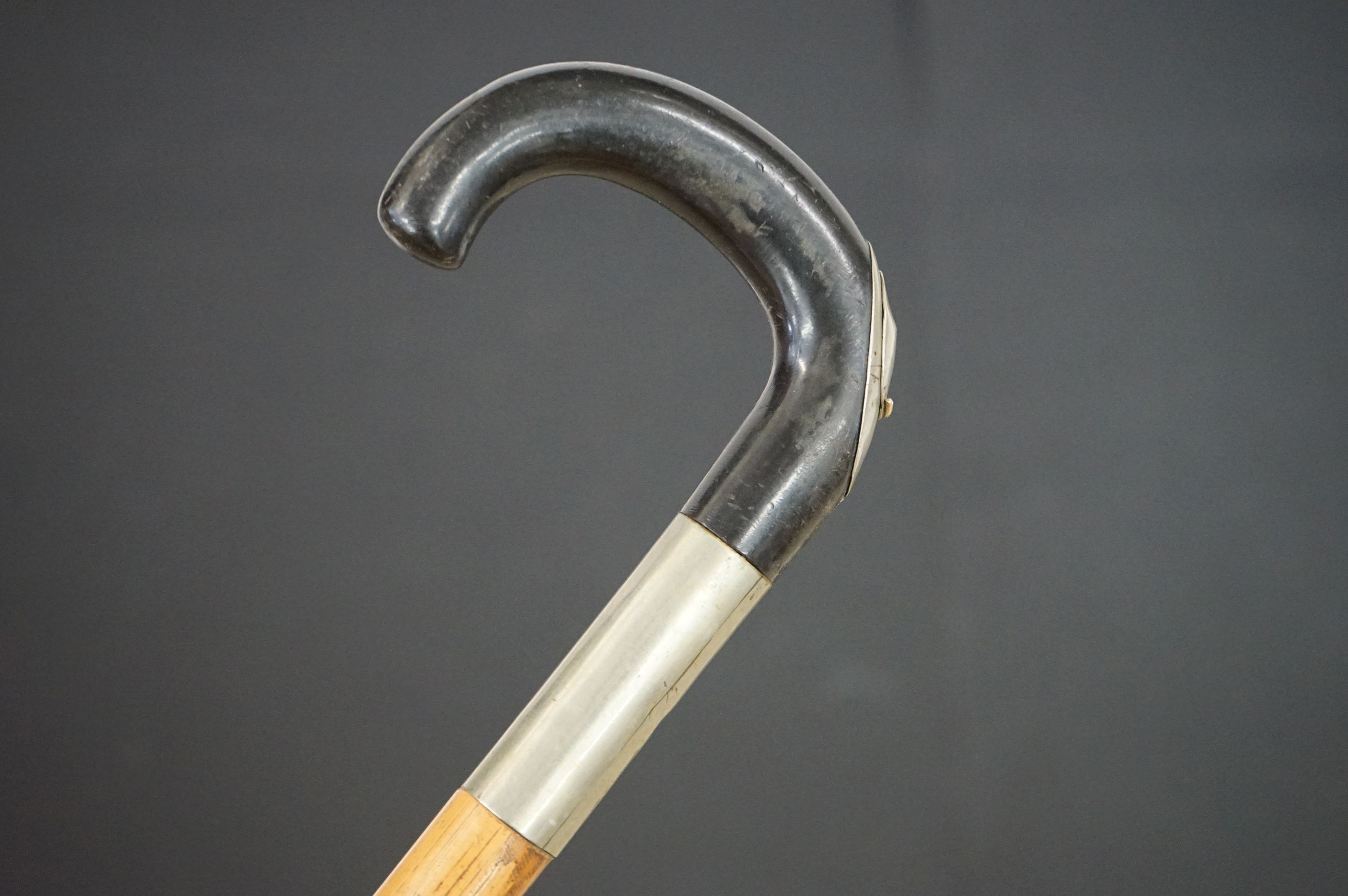 Early-to-mid 20th century bamboo horse measuring walking stick, the curved handle with removable - Image 4 of 7