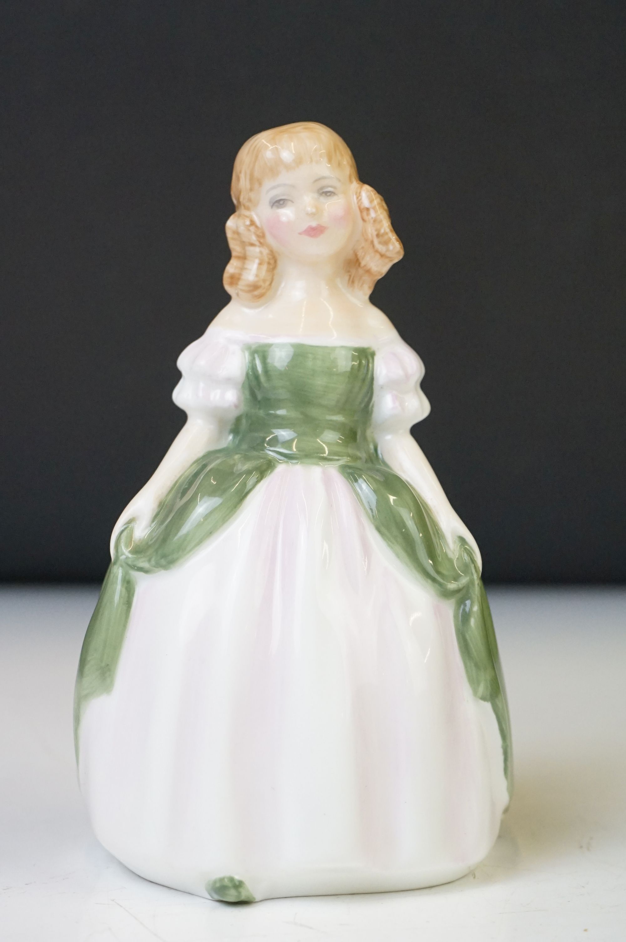 Seven Royal Doulton figures to include: 'Little Ballerina', HN 3395 'Welcome', HN 3764, 'Cherie', HN - Image 6 of 26