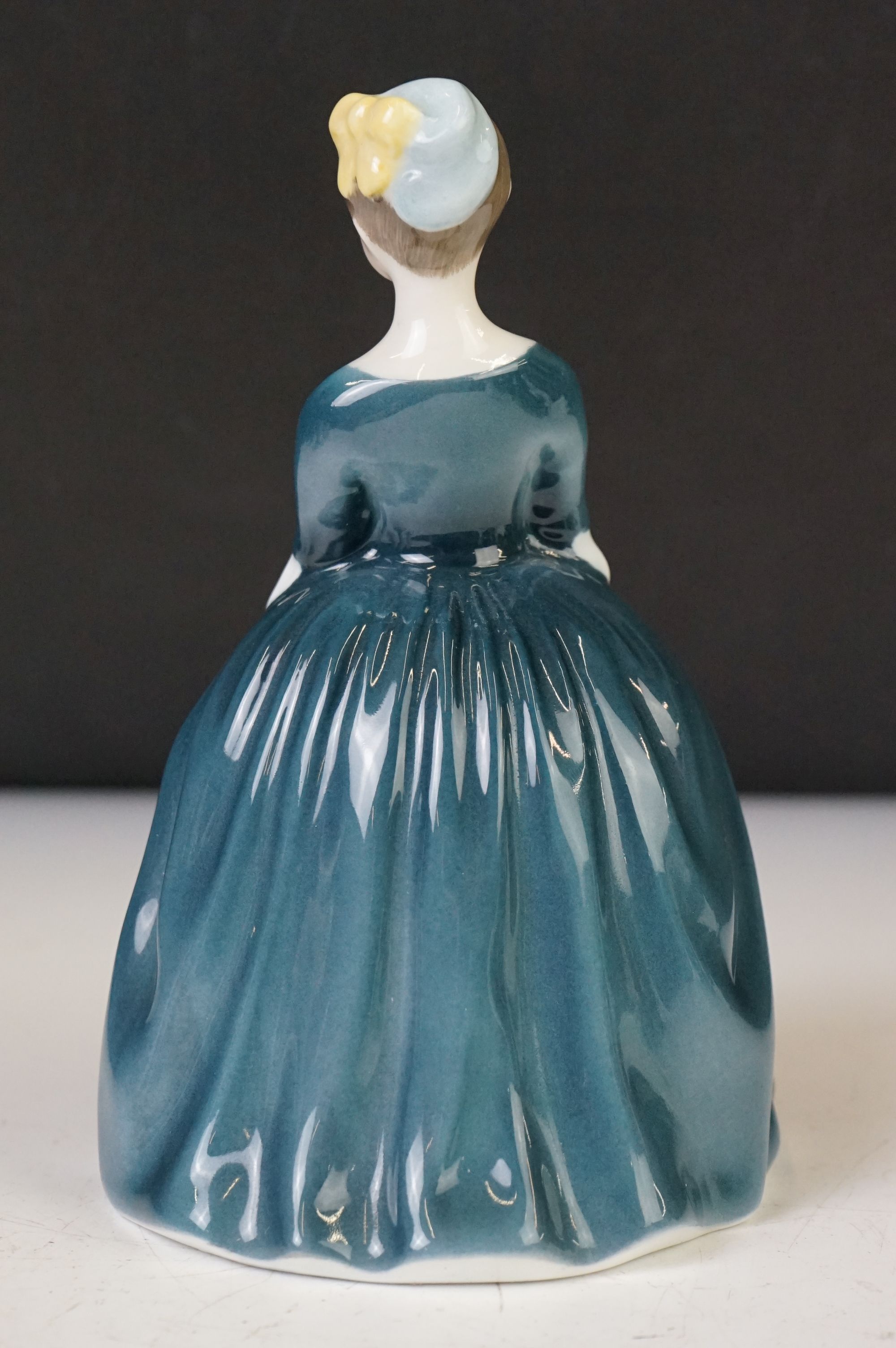 Seven Royal Doulton figures to include: 'Little Ballerina', HN 3395 'Welcome', HN 3764, 'Cherie', HN - Image 16 of 26