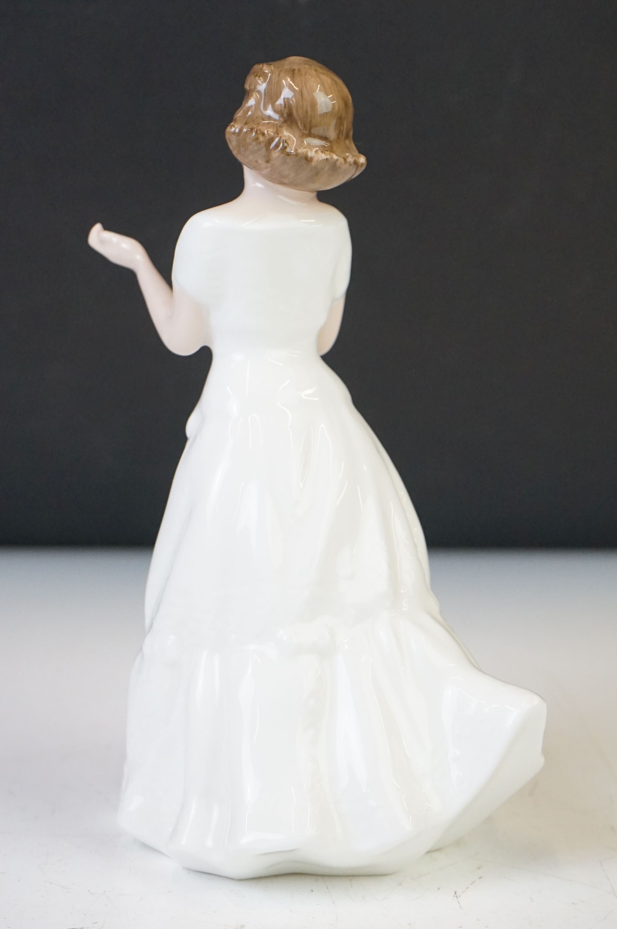 Seven Royal Doulton figures to include: 'Little Ballerina', HN 3395 'Welcome', HN 3764, 'Cherie', HN - Image 19 of 26