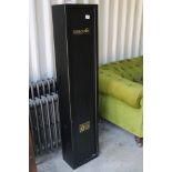 ' The Ultimate Deterrent ' Metal Gun Cabinet for 5 guns with cartridge drawer, with two sets of