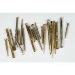 A collection of approx twenty one mainly early 20th century propelling pencils.