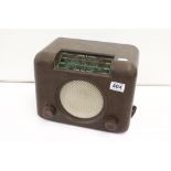 Early-to-mid 20th Century Bush Brown Bakelite Mains Radio, type D.A.C 90 A (measures 29.5cm wide)